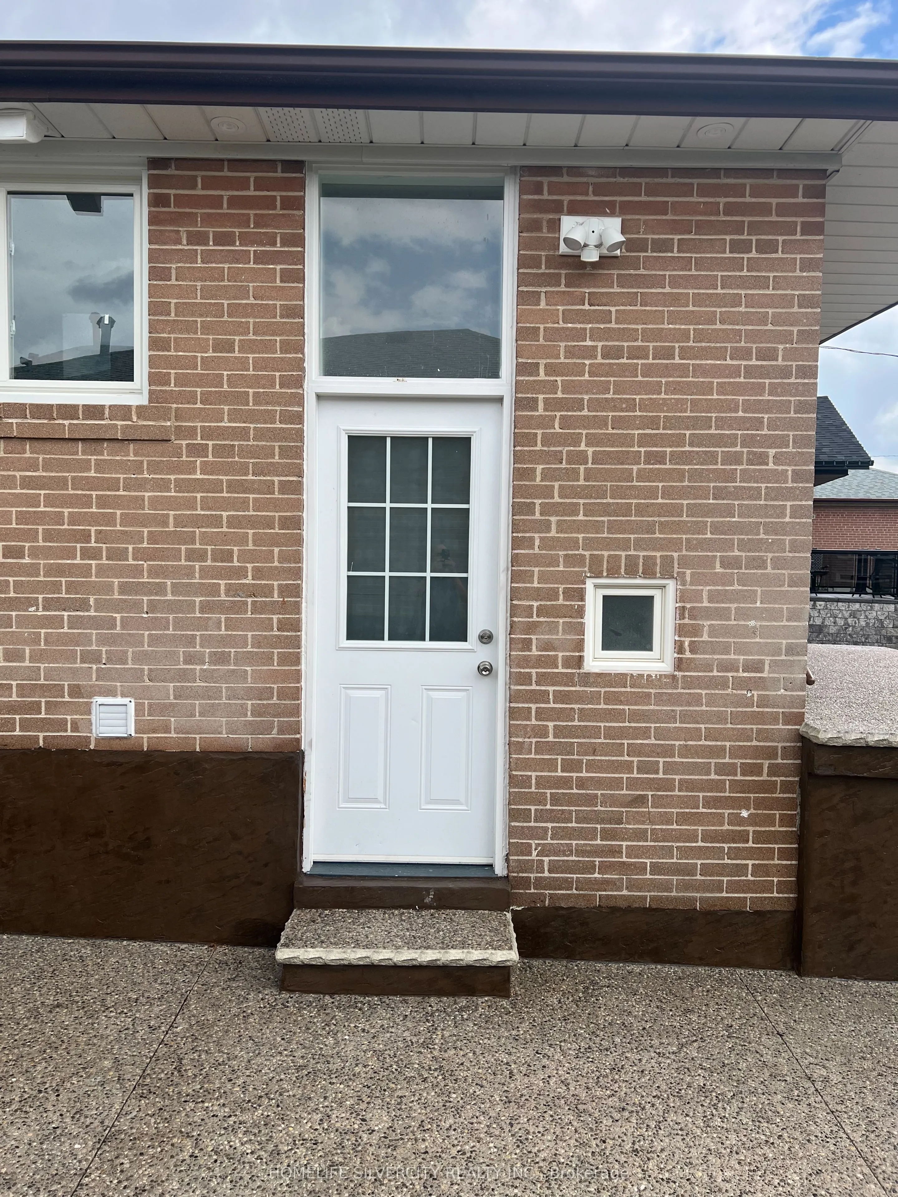 6 Lamella Road, #2 Unit