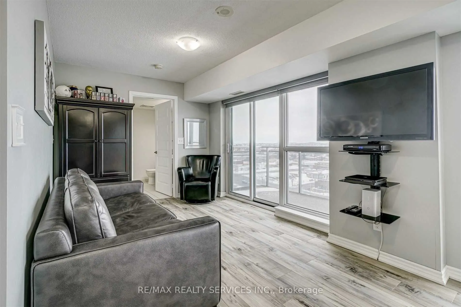 215 Queen Street E, #1201