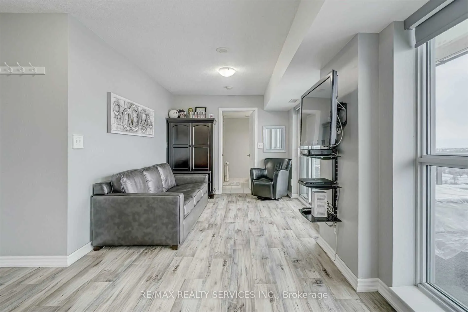 215 Queen Street E, #1201