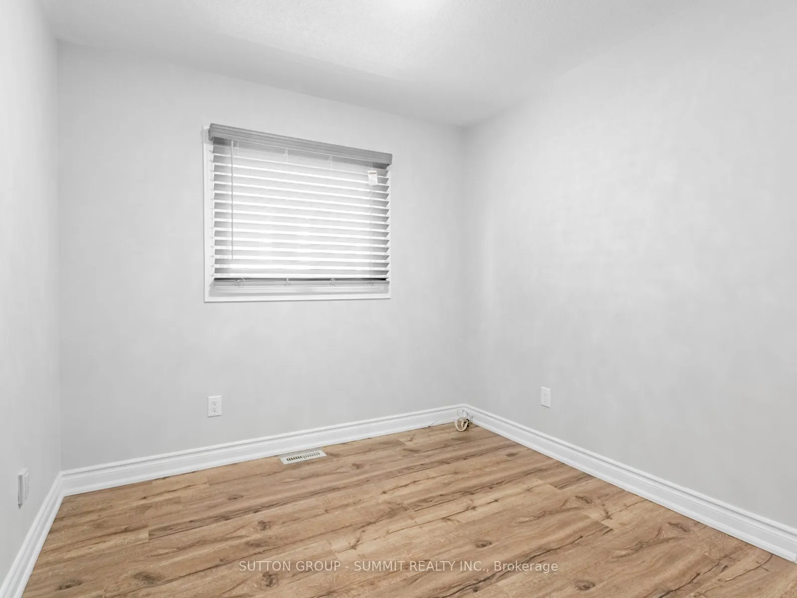5453 Palmerston Crescent, #Upper