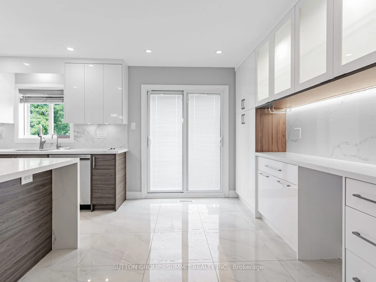 5453 Palmerston Crescent, #Upper