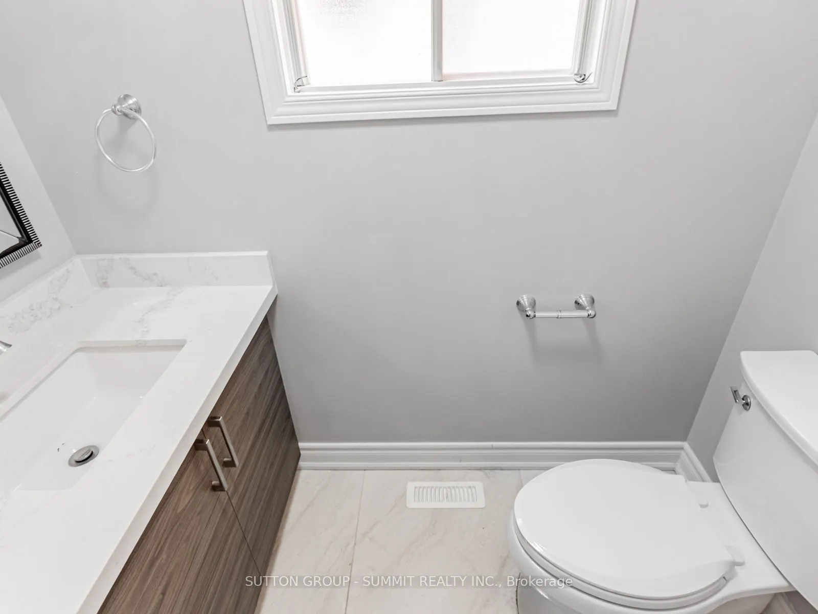 5453 Palmerston Crescent, #Upper