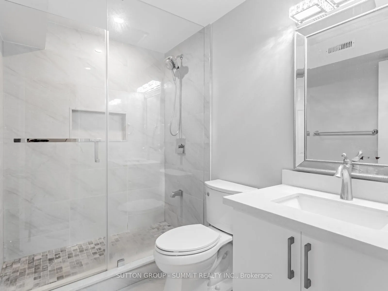 5453 Palmerston Crescent, #Upper