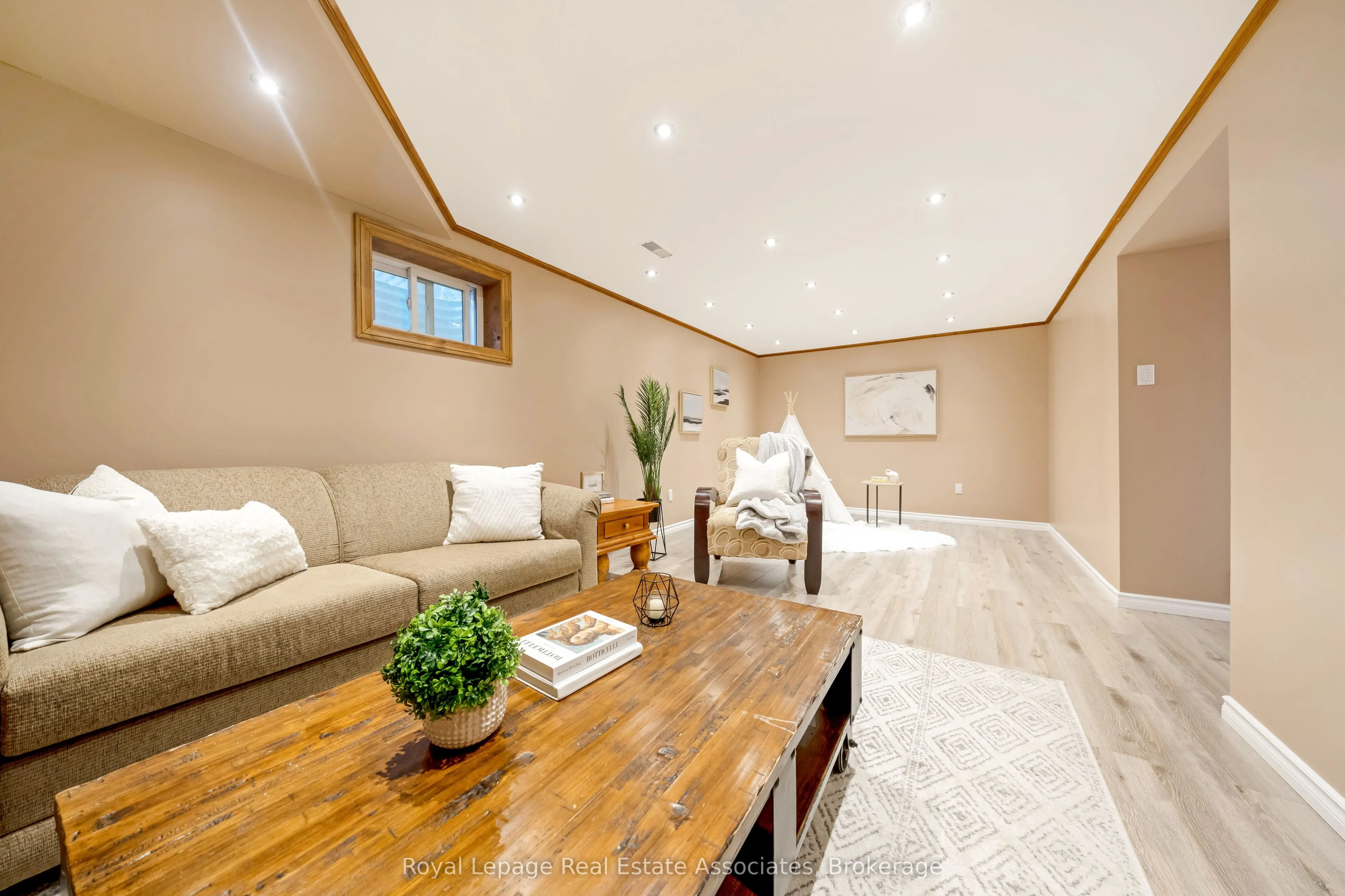 3104 Autumn Hill Crescent