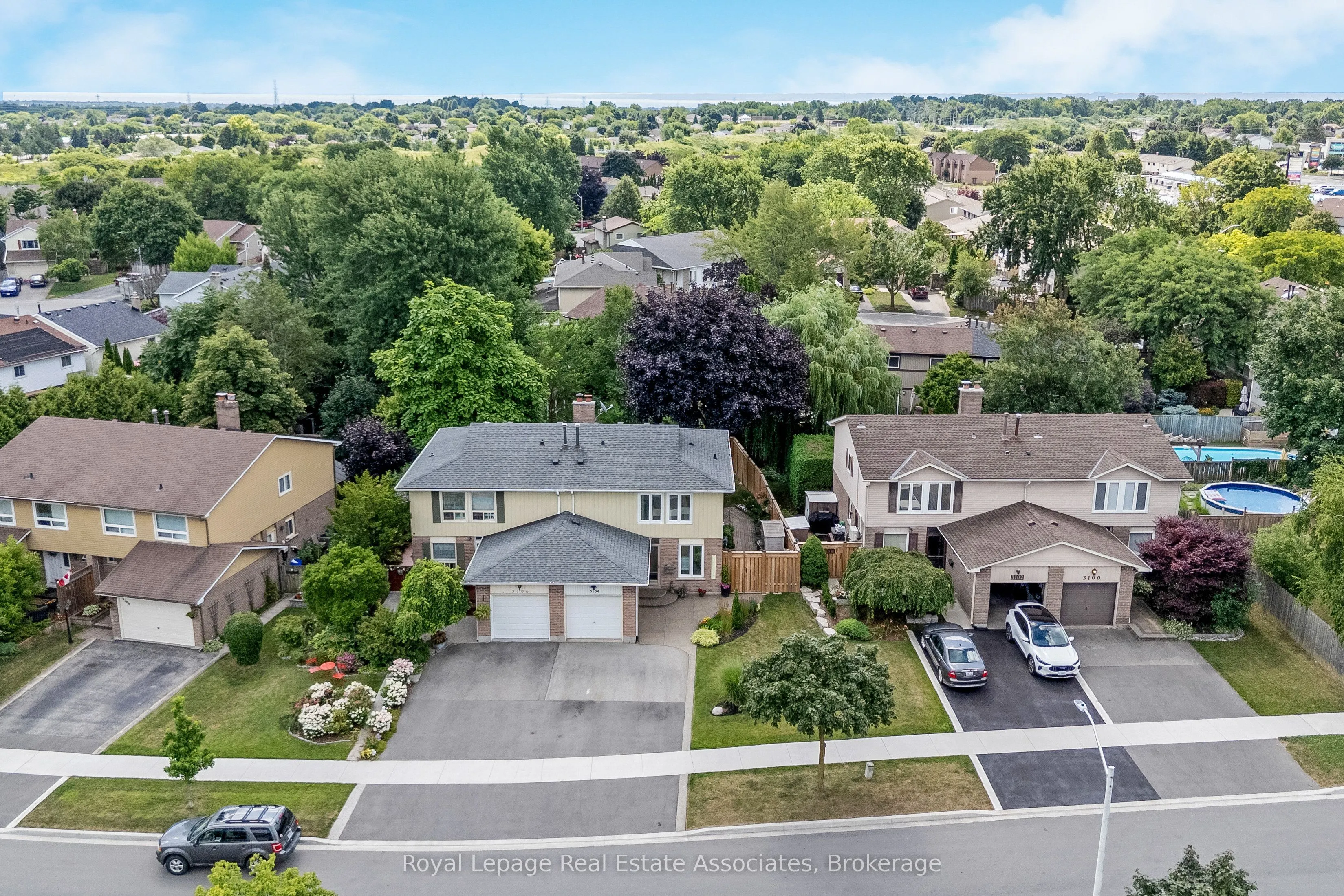 3104 Autumn Hill Crescent