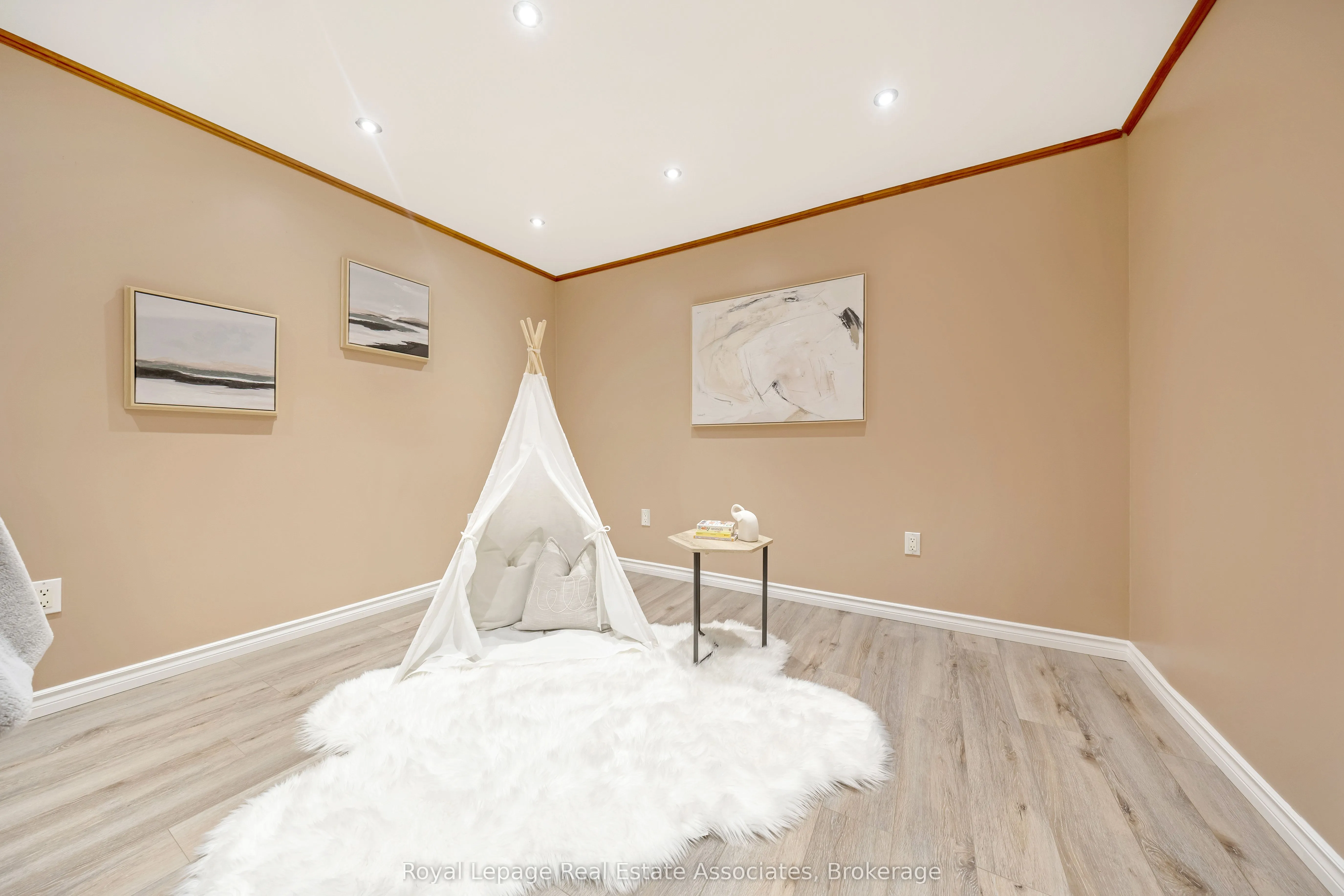 3104 Autumn Hill Crescent