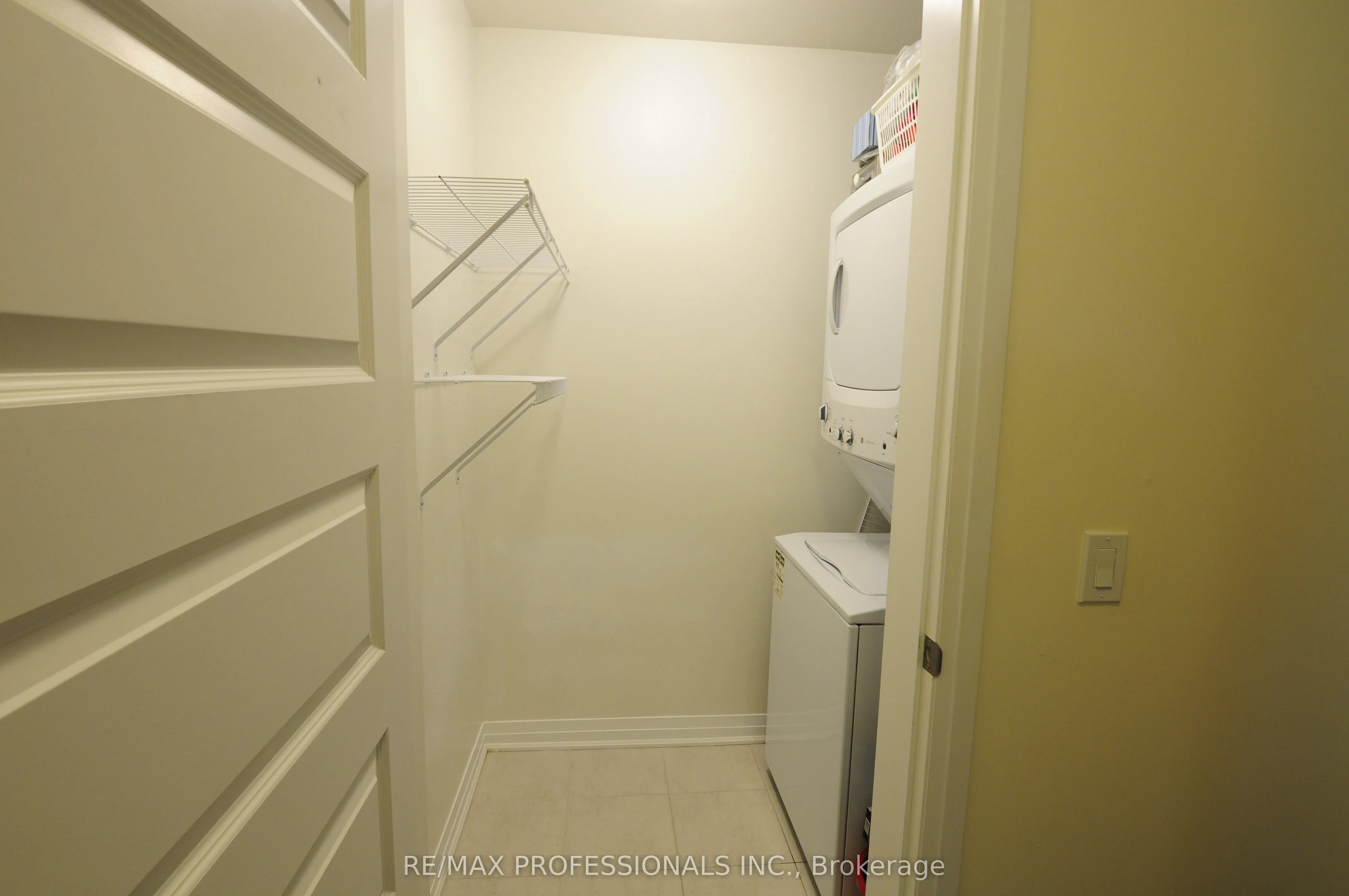 128 Grovewood Common, #210