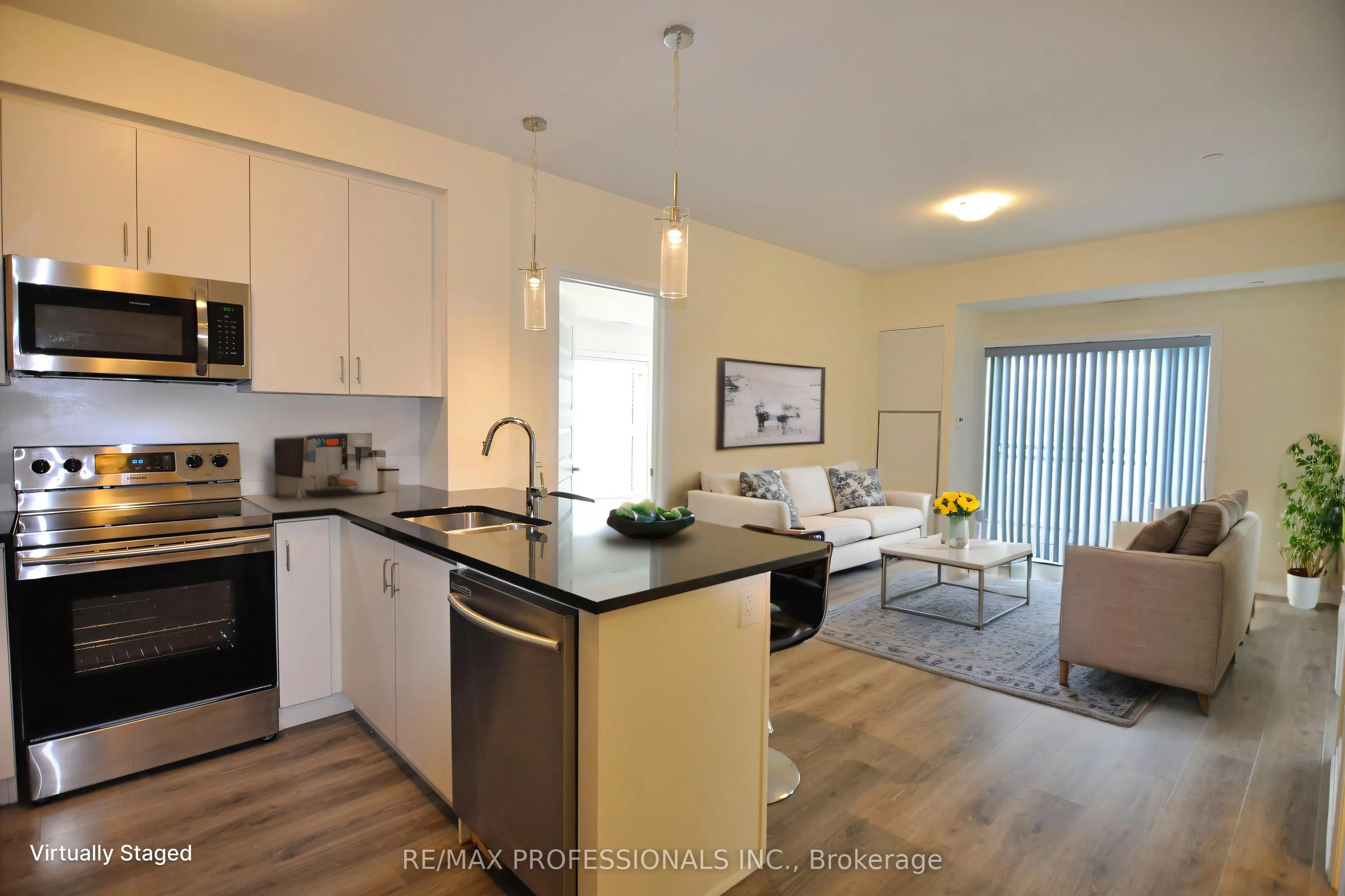 128 Grovewood Common, #210
