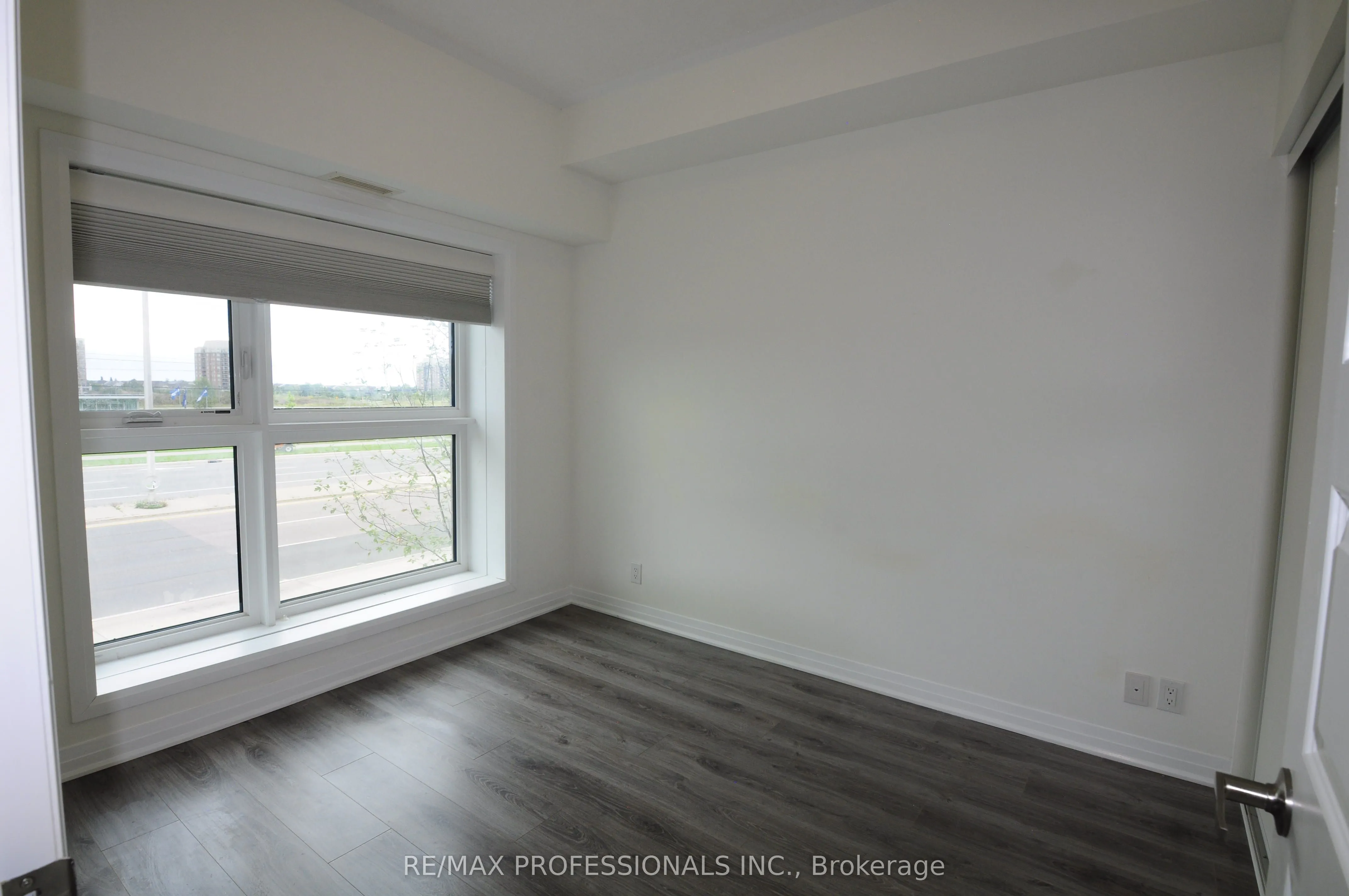 128 Grovewood Common, #210