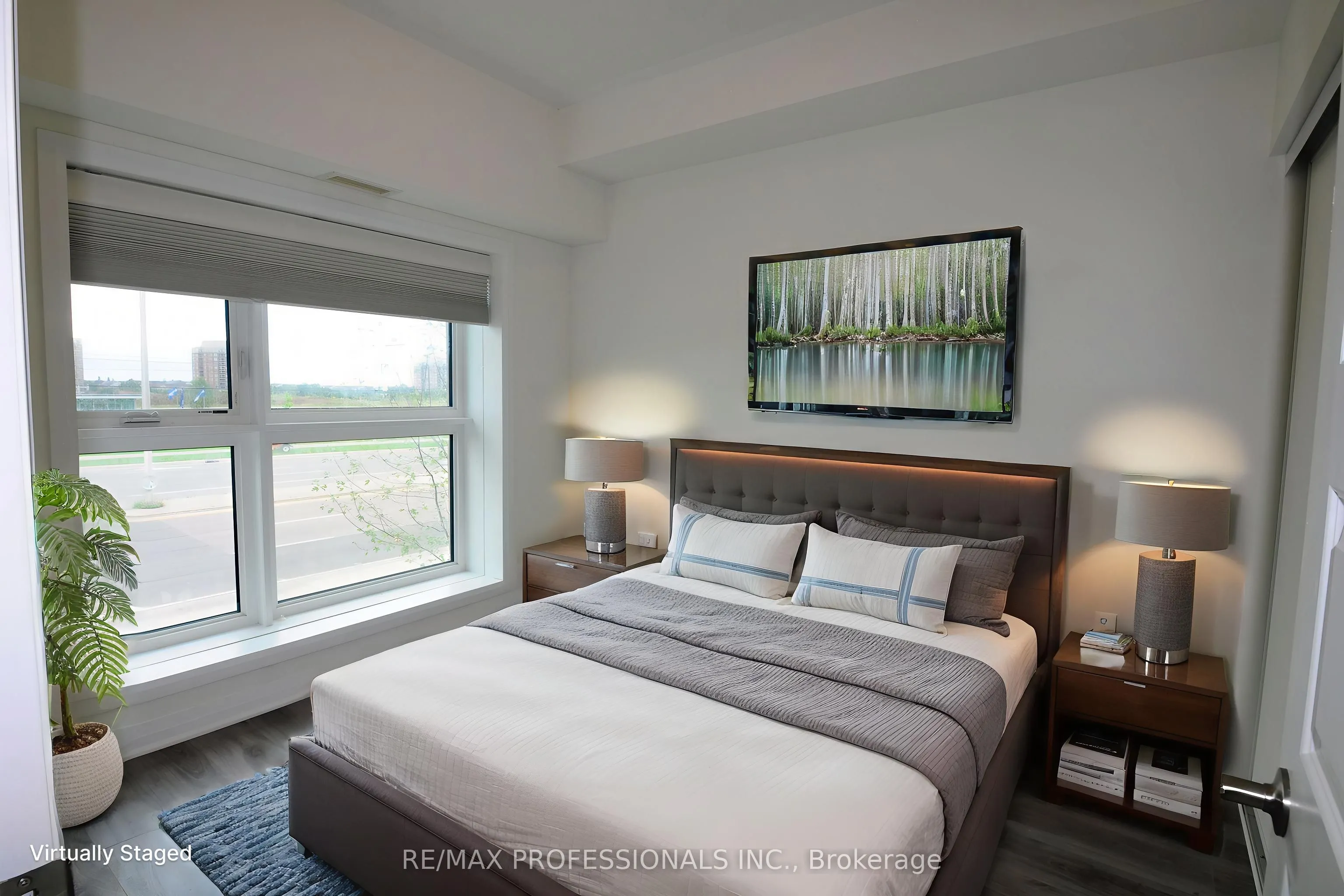 128 Grovewood Common, #210