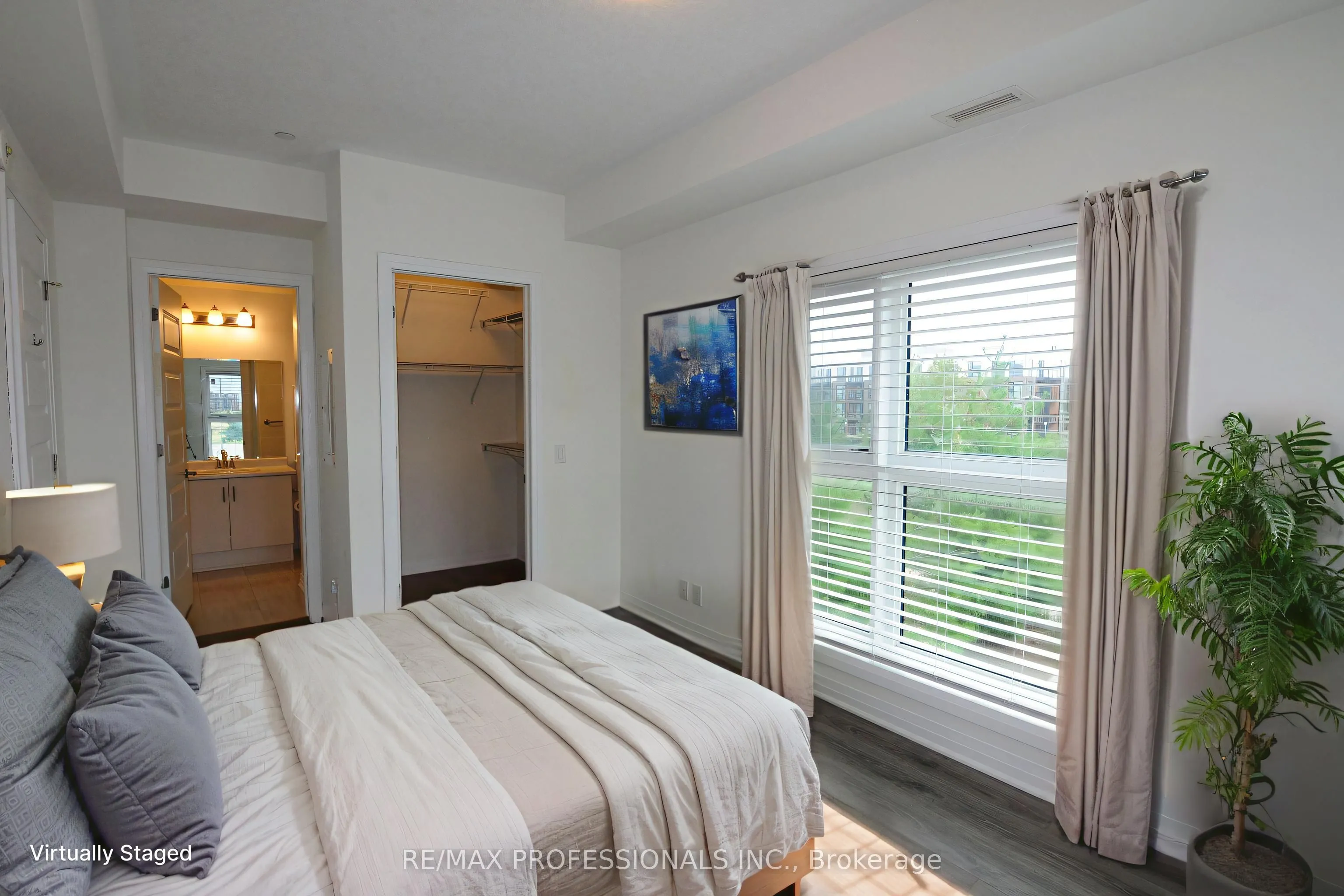 128 Grovewood Common, #210
