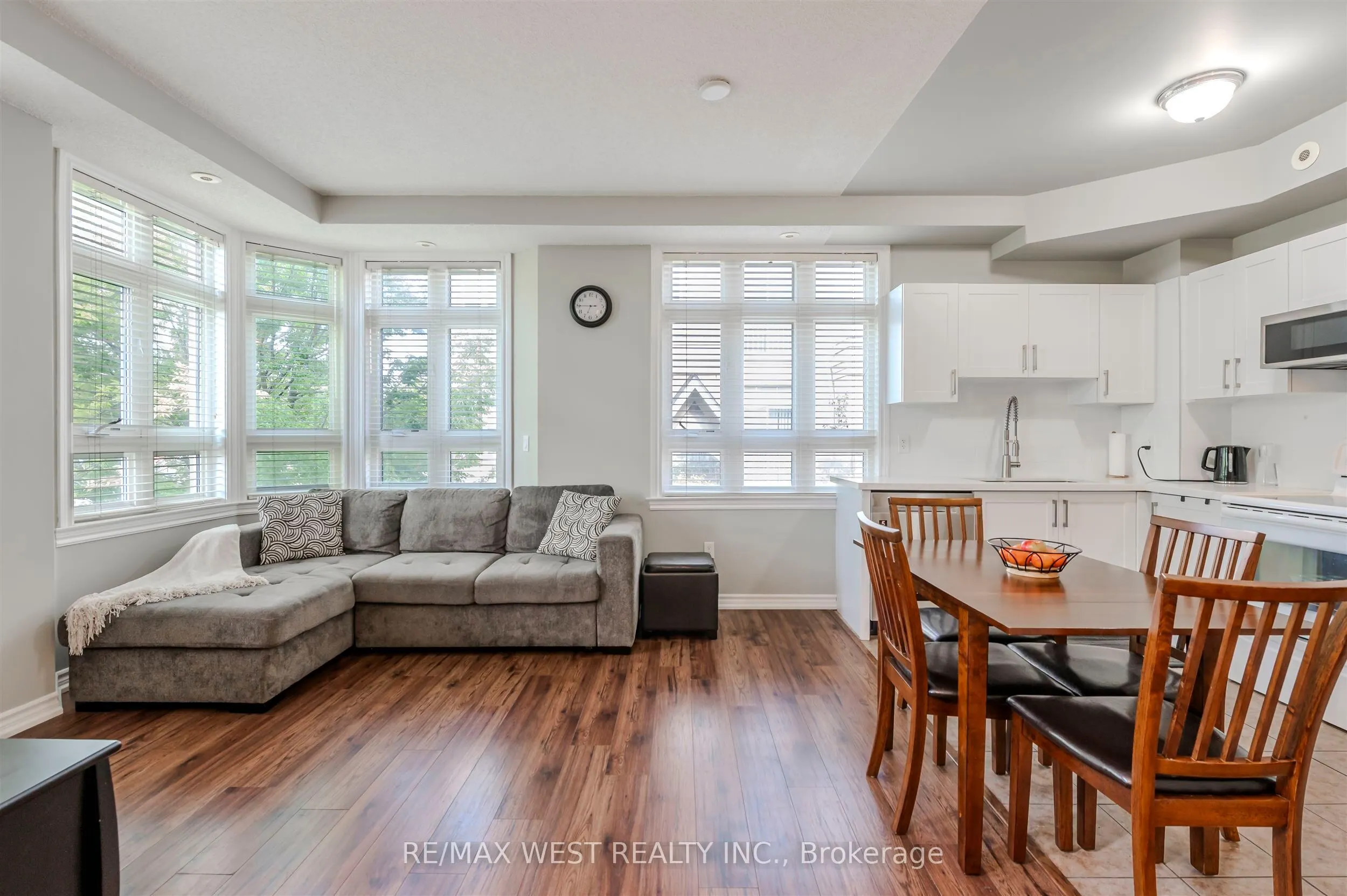 9 Pine Street, #28