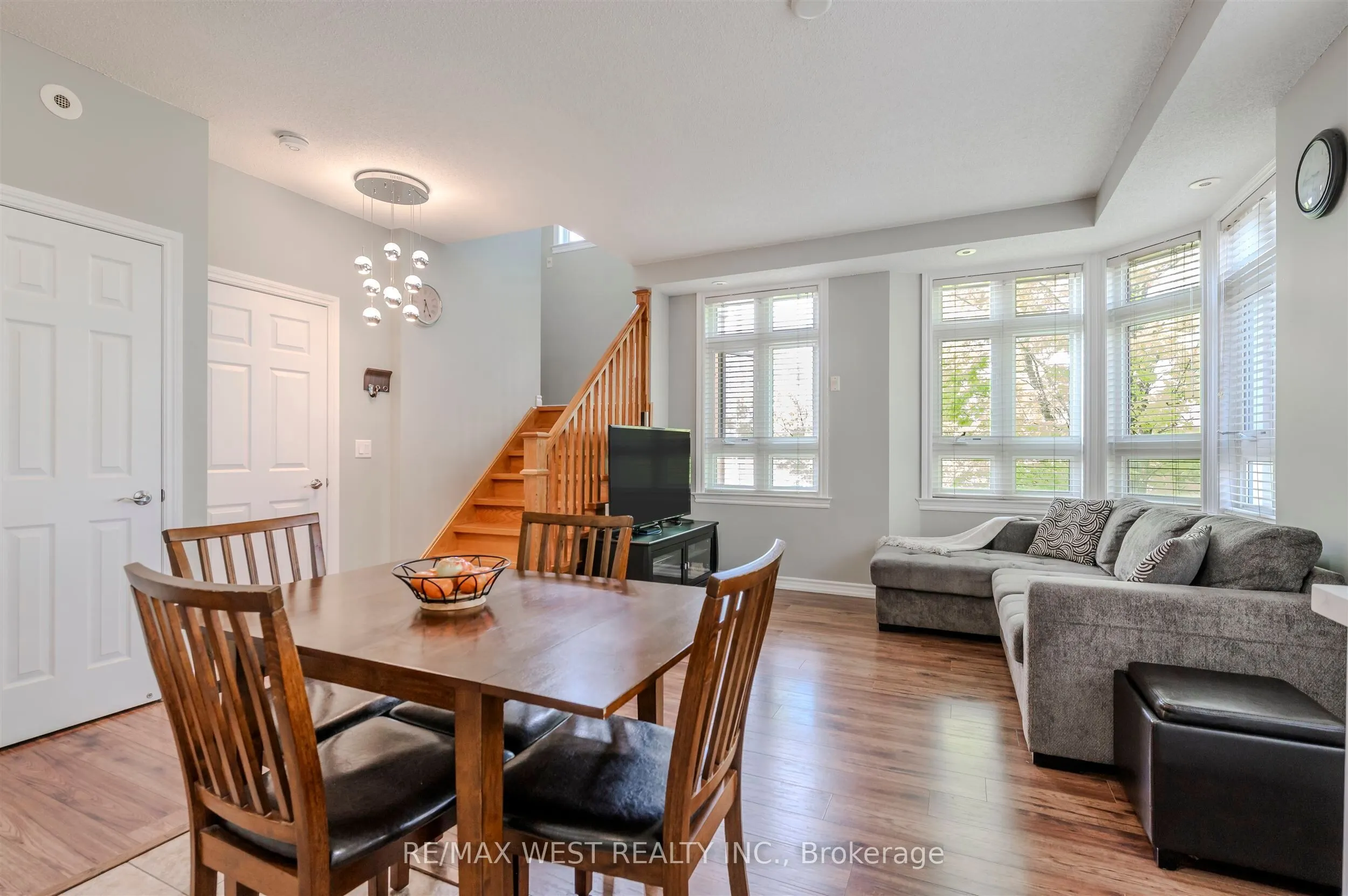 9 Pine Street, #28