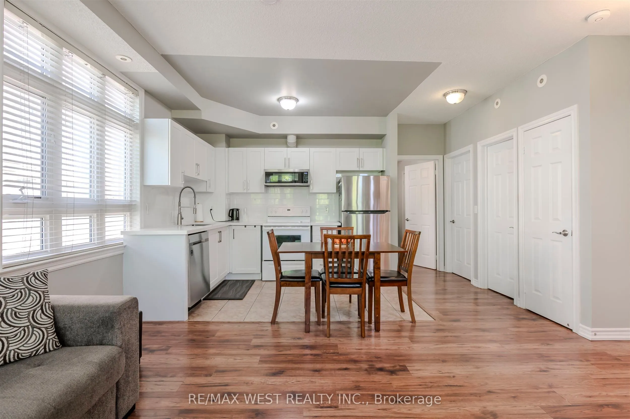 9 Pine Street, #28