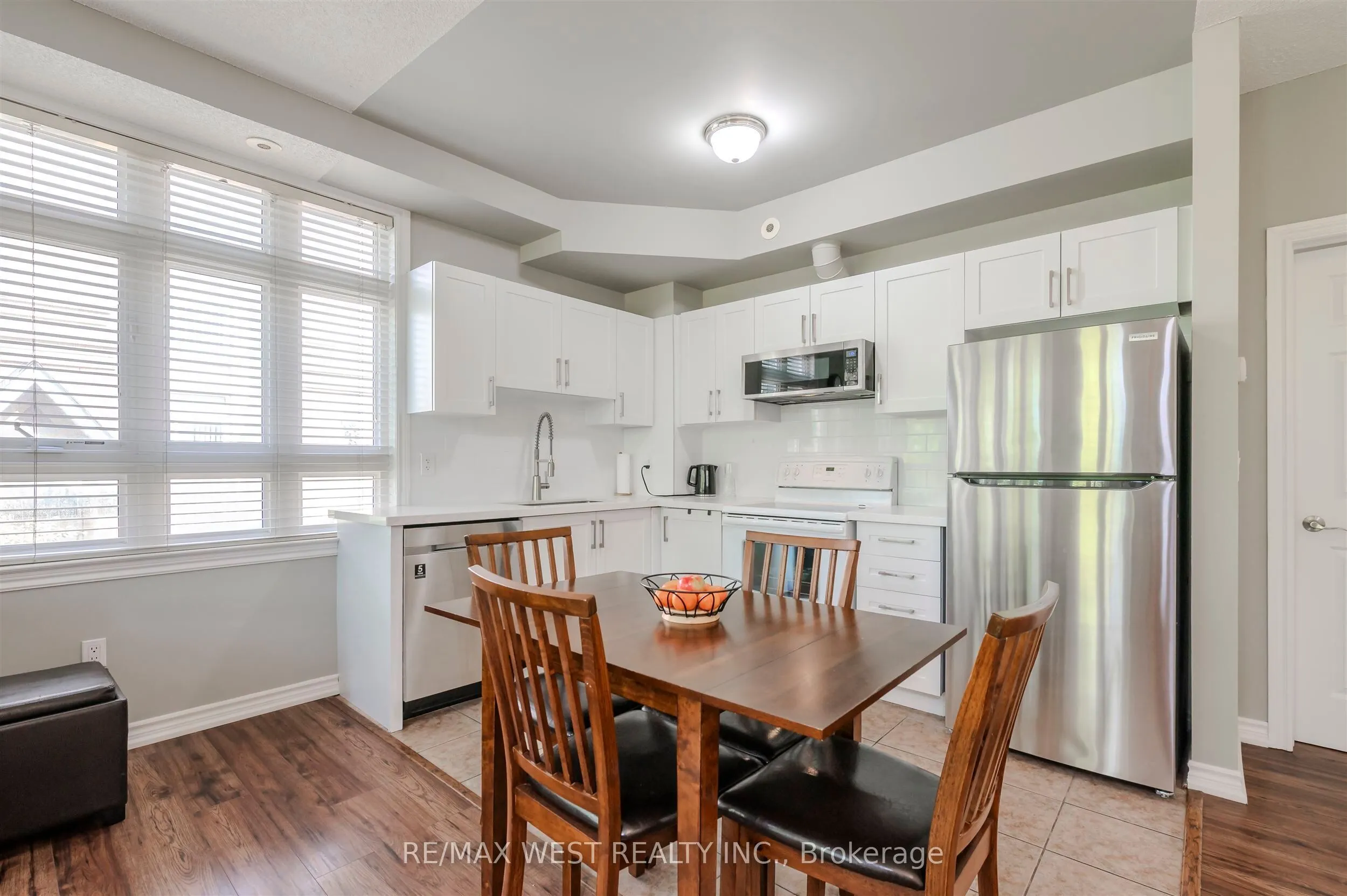 9 Pine Street, #28