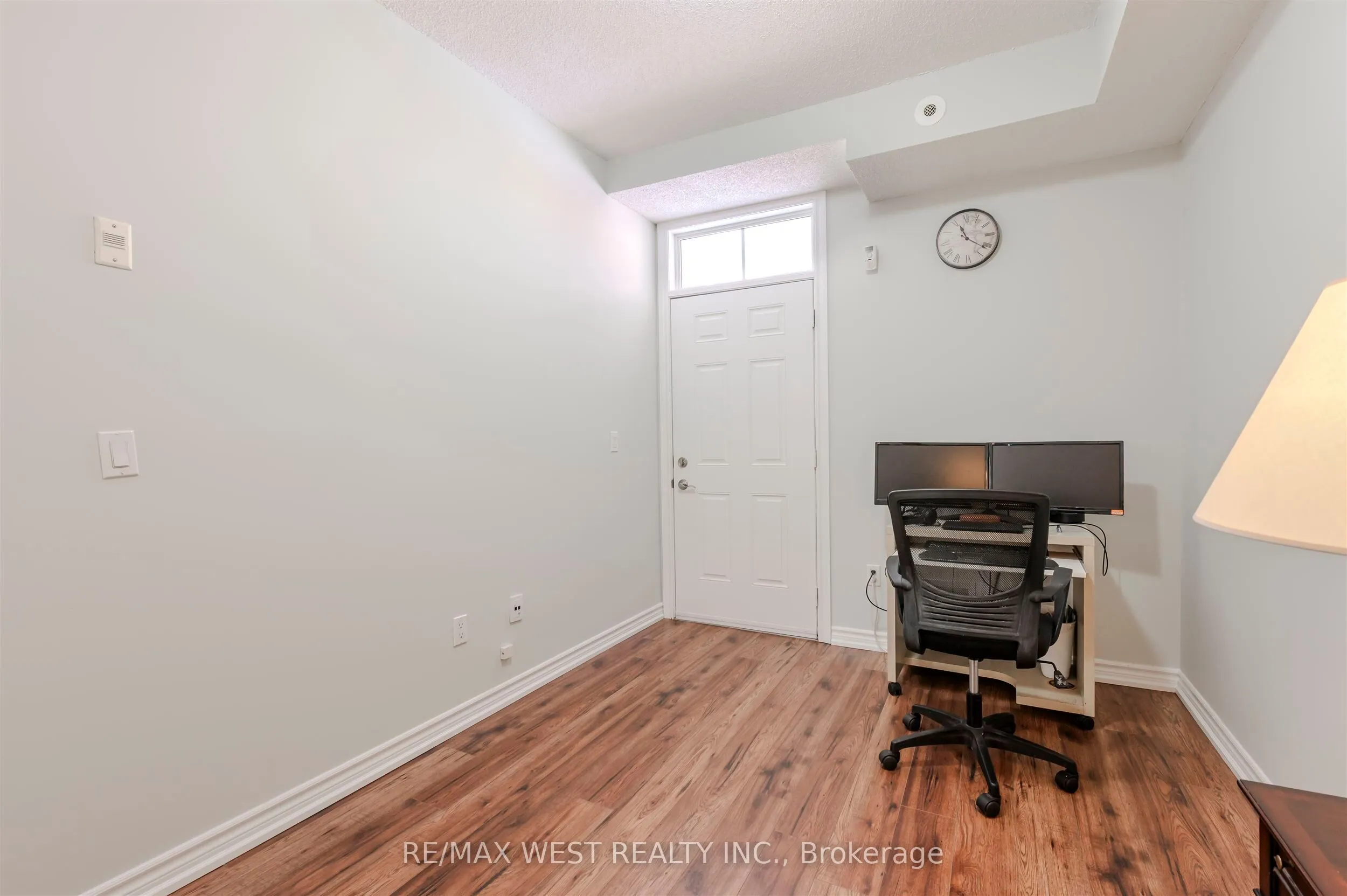 9 Pine Street, #28