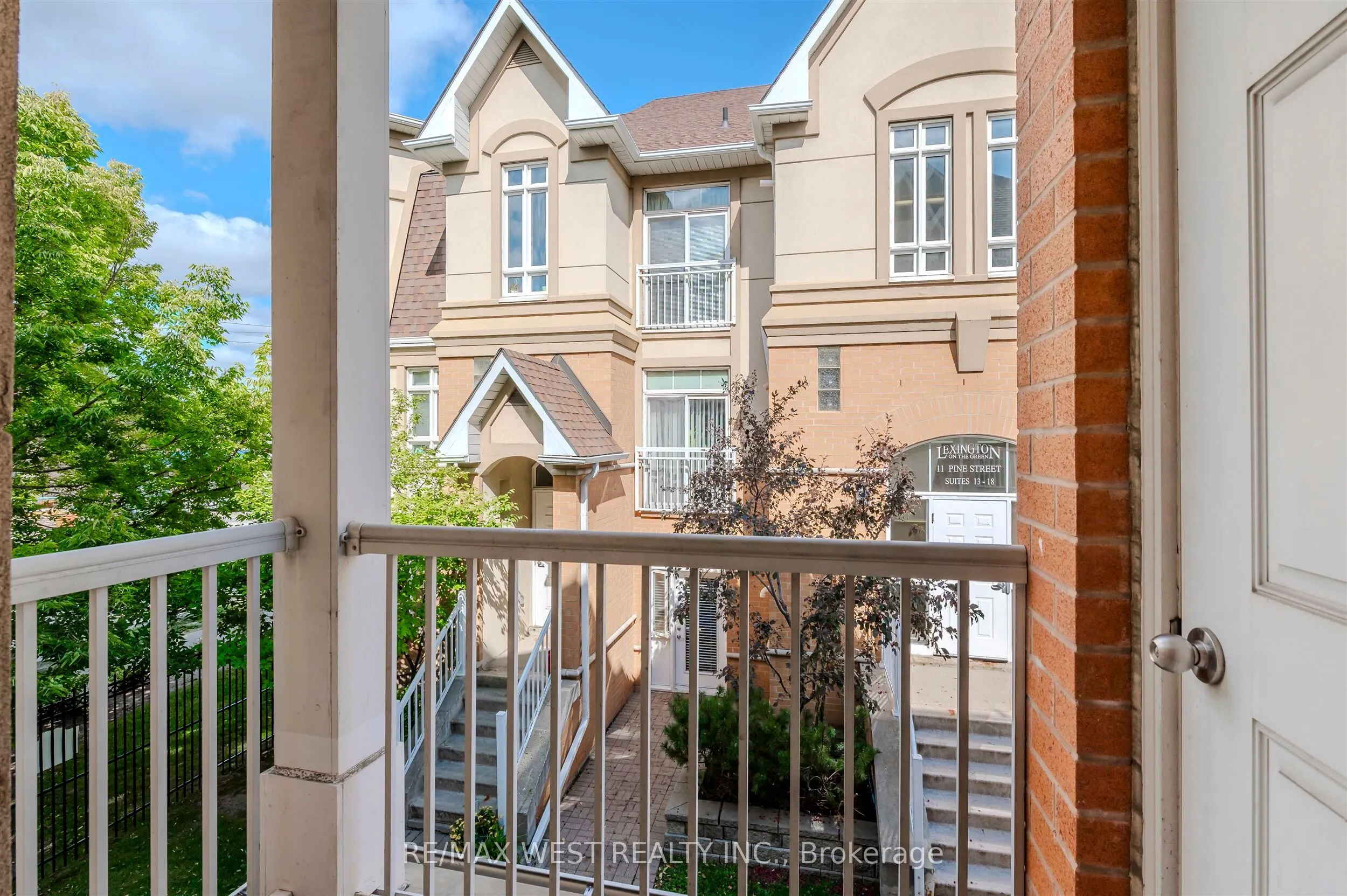 9 Pine Street, #28