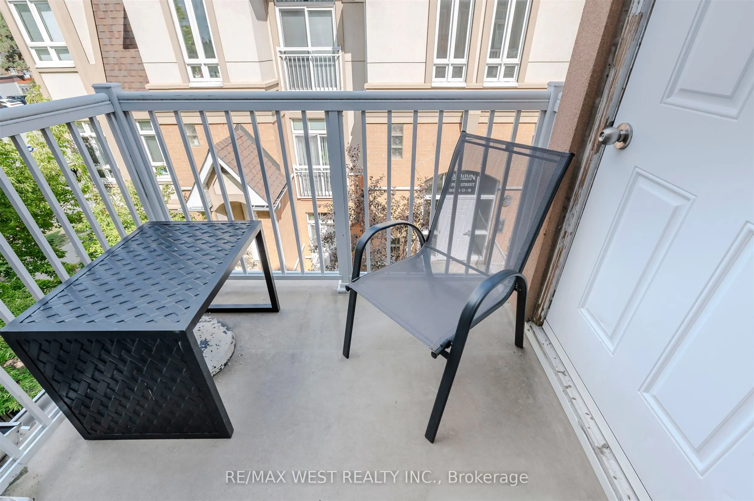 9 Pine Street, #28