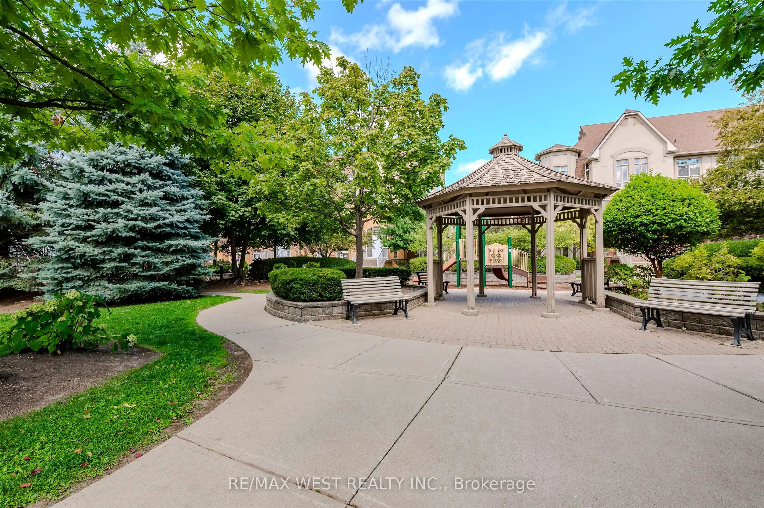 9 Pine Street, #28