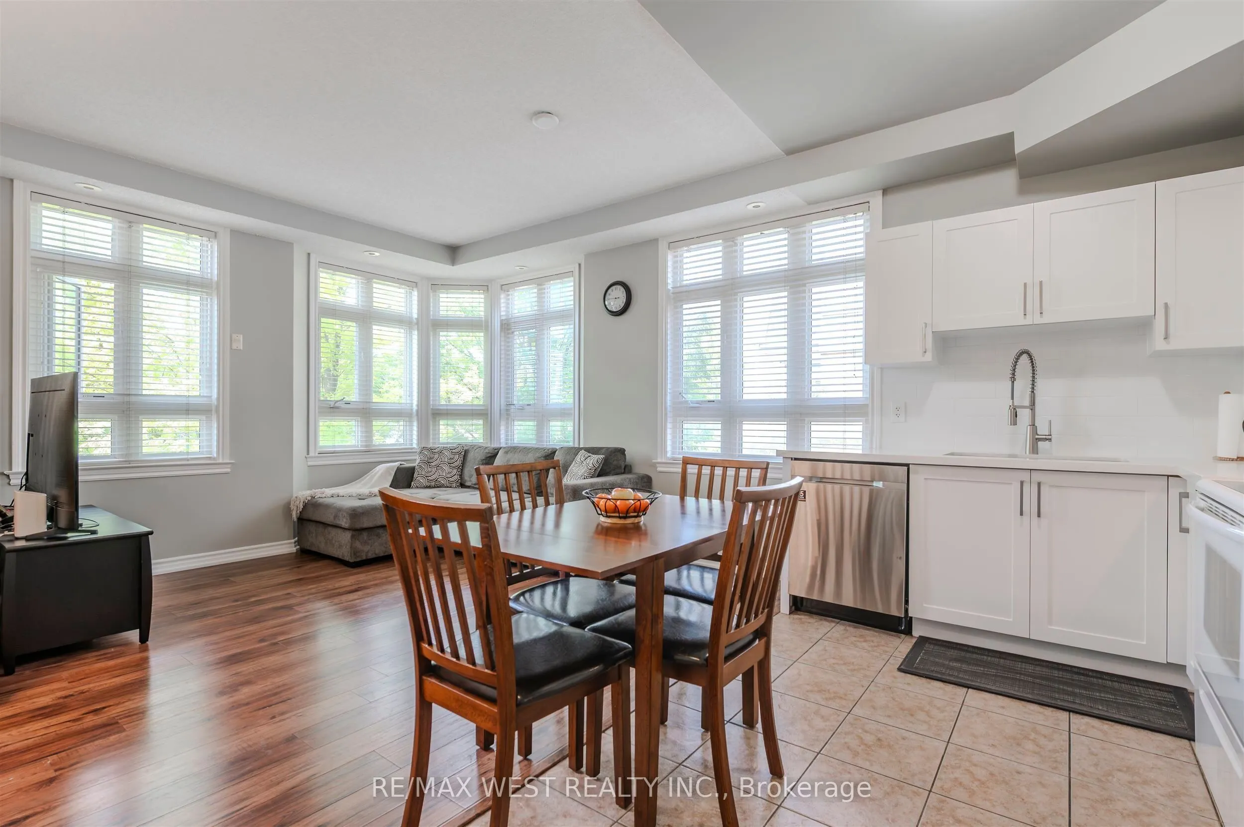 9 Pine Street, #28