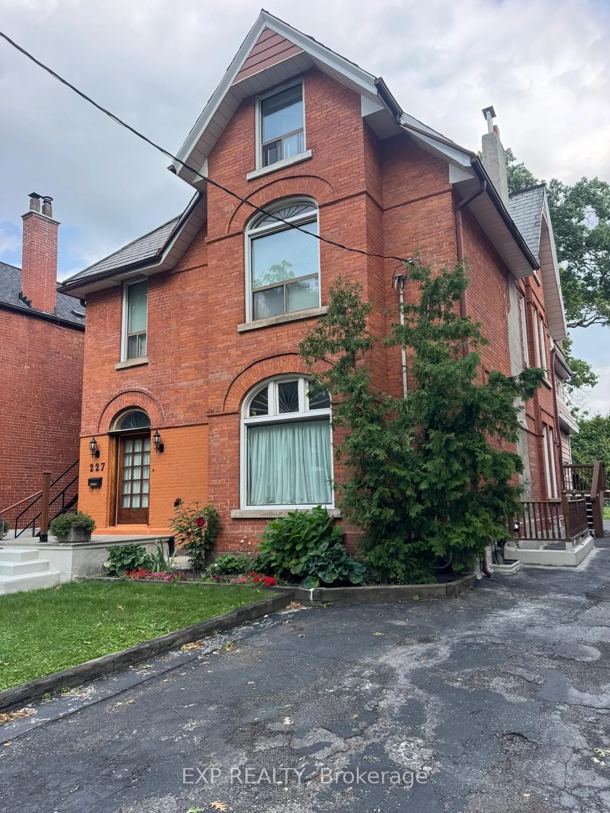 227 Evelyn Avenue, #Basement