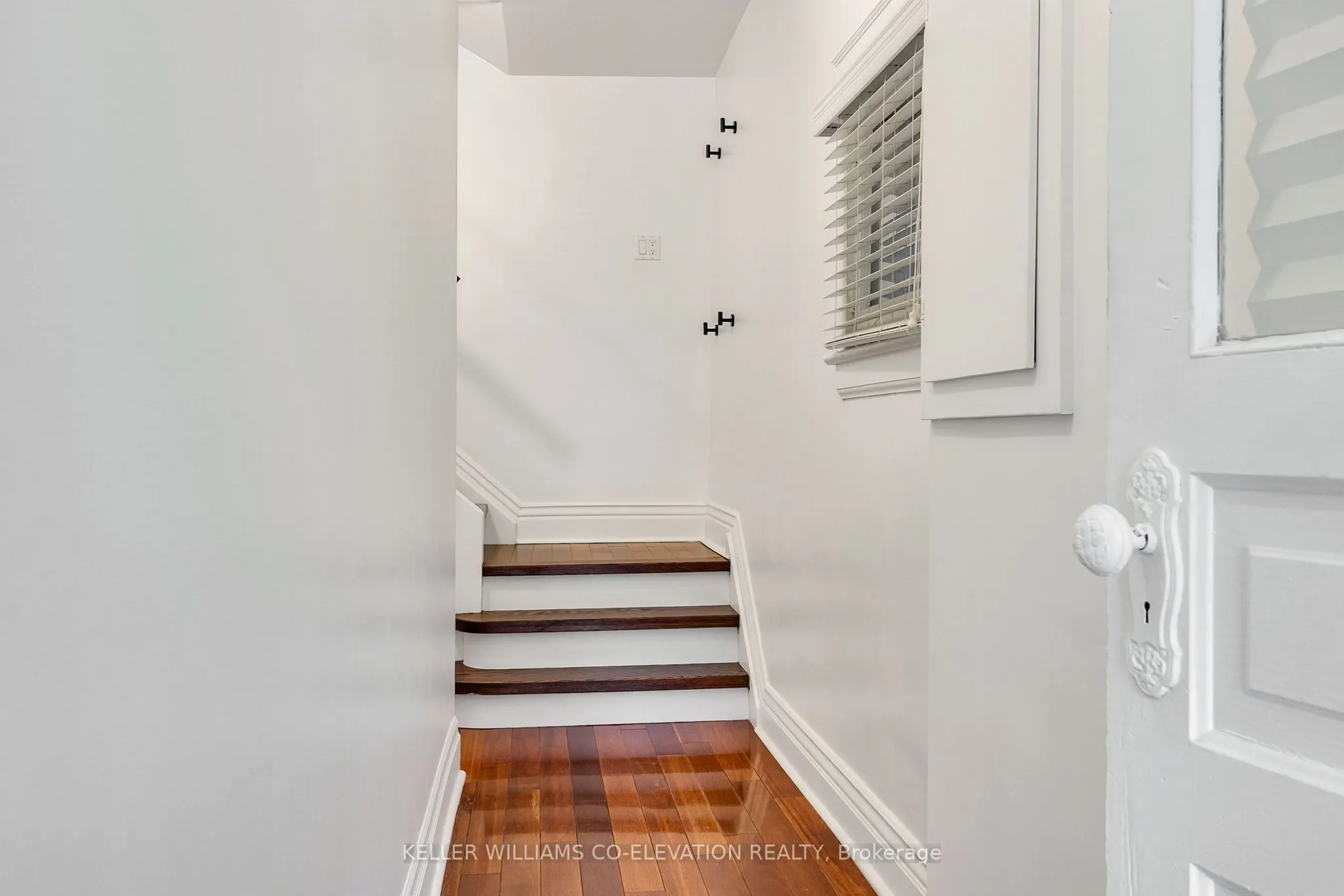 20 Kenneth Avenue, #Upper