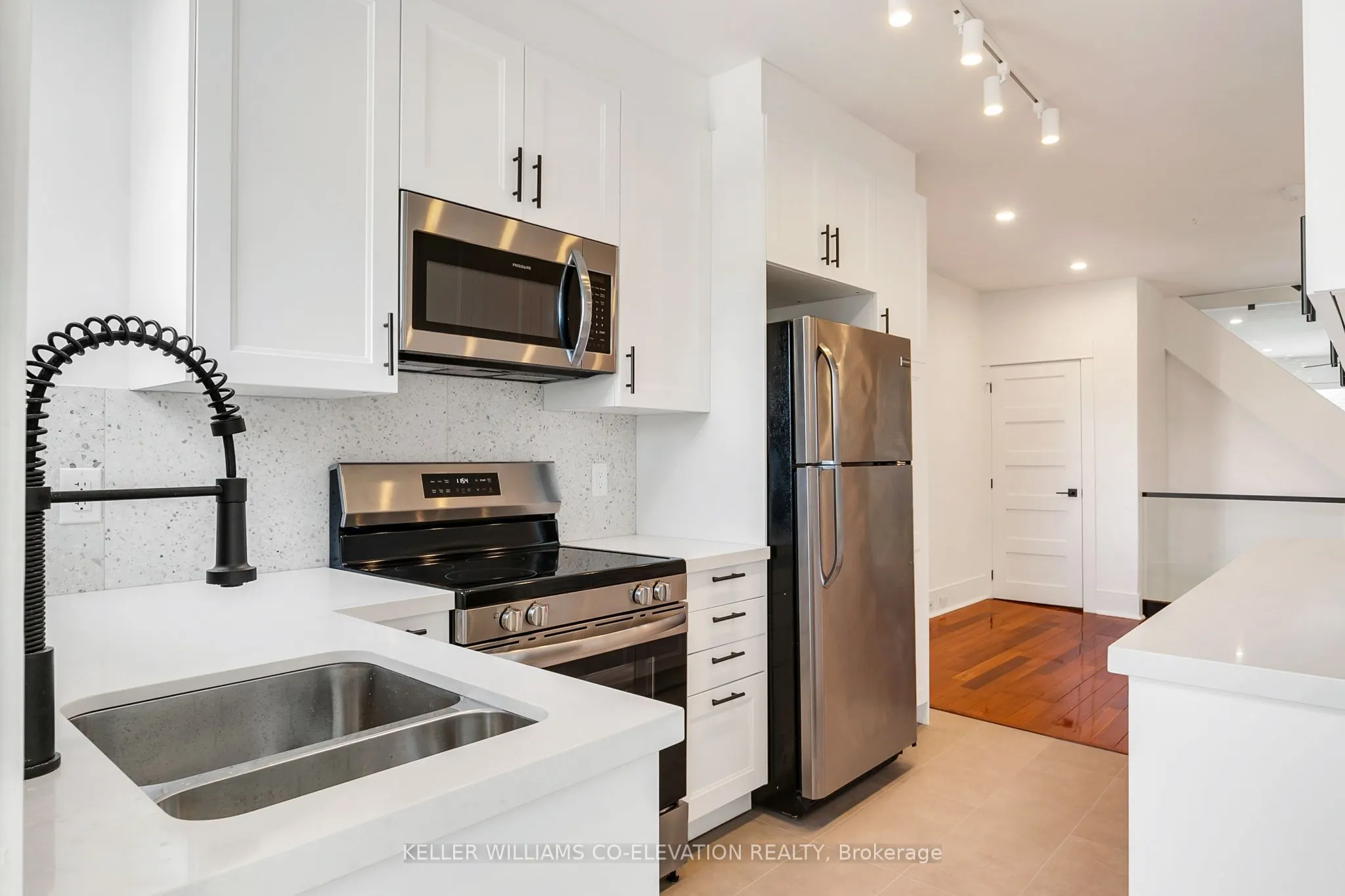 20 Kenneth Avenue, #Upper