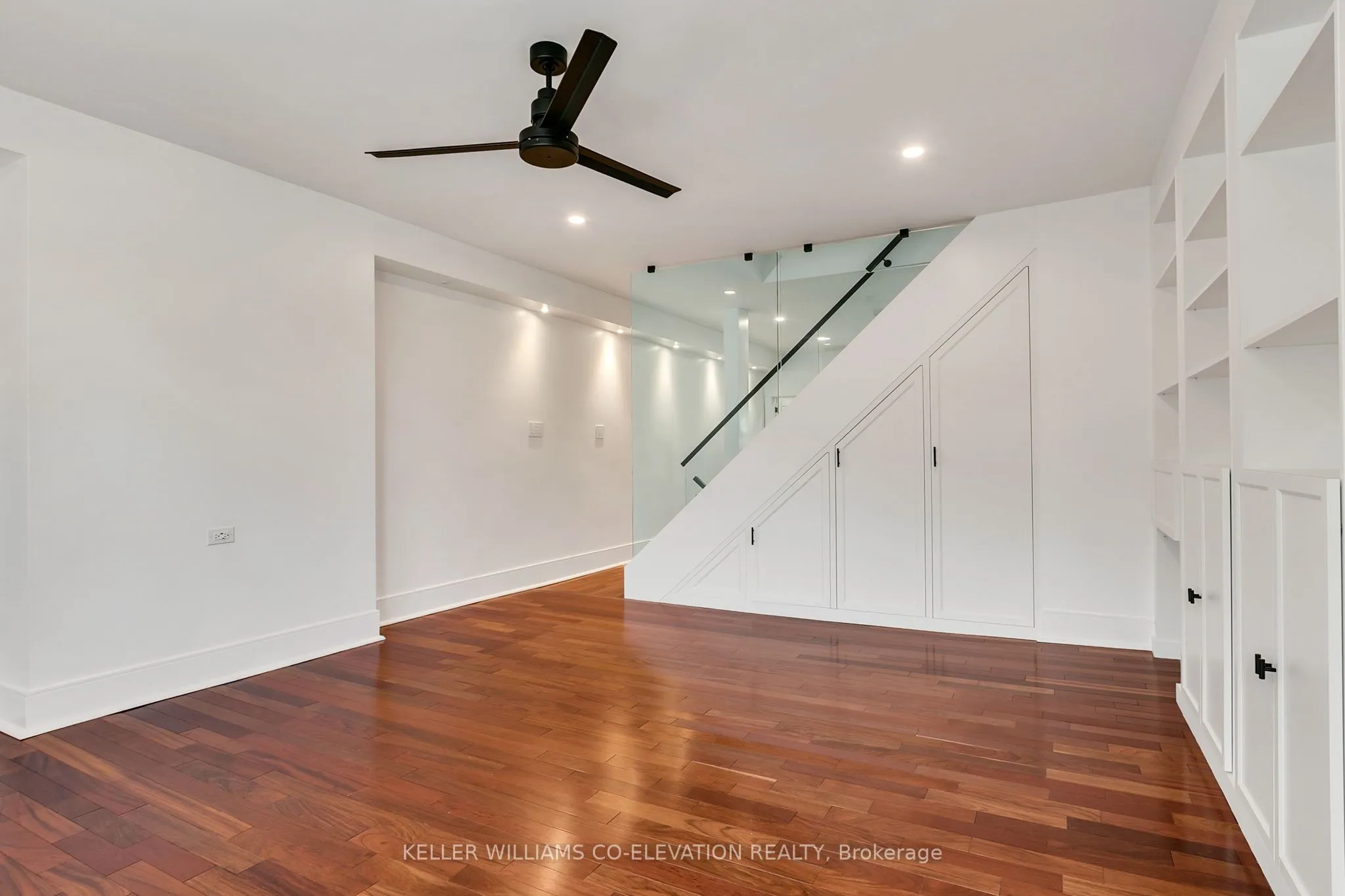 20 Kenneth Avenue, #Upper