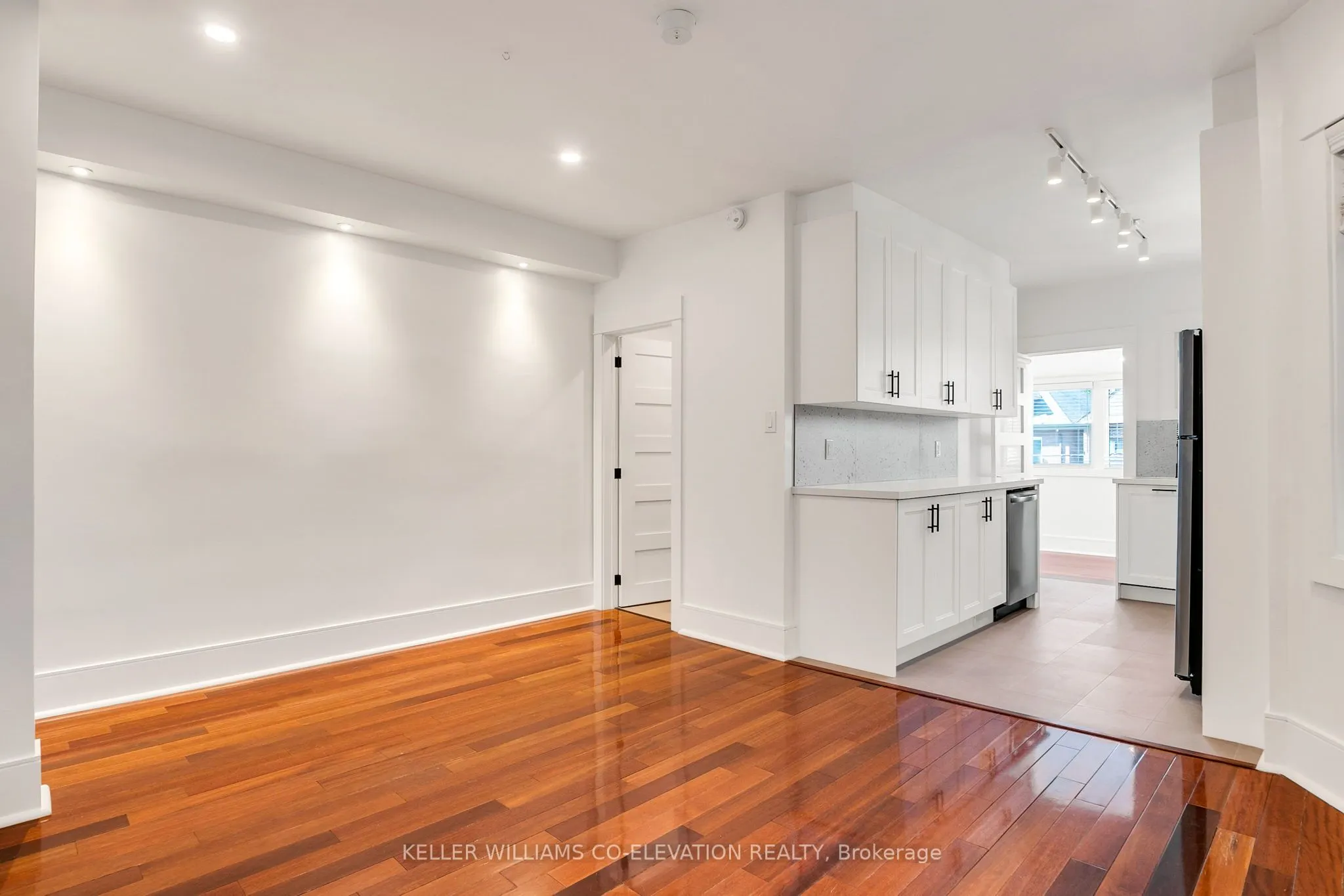 20 Kenneth Avenue, #Upper