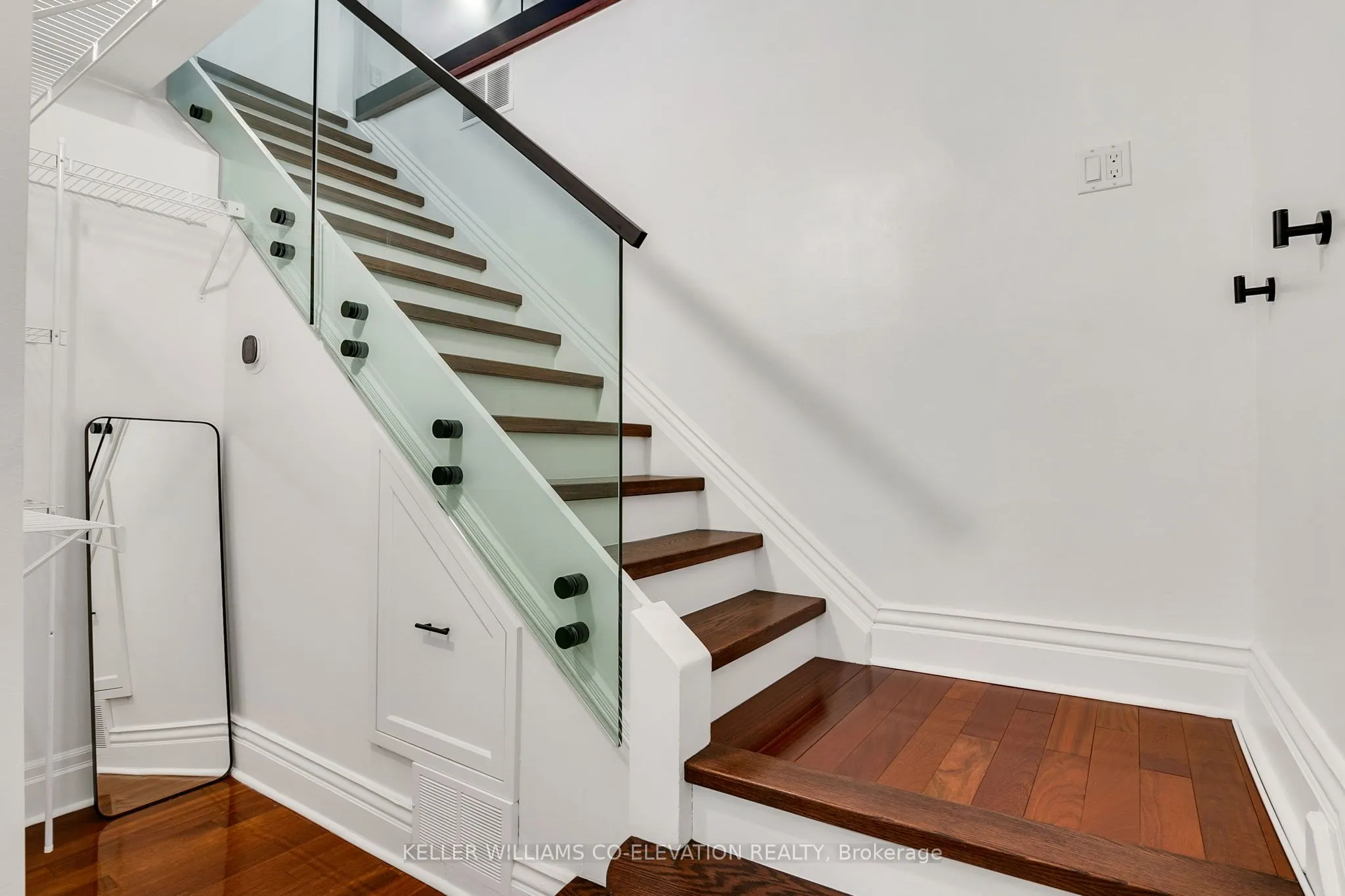 20 Kenneth Avenue, #Upper