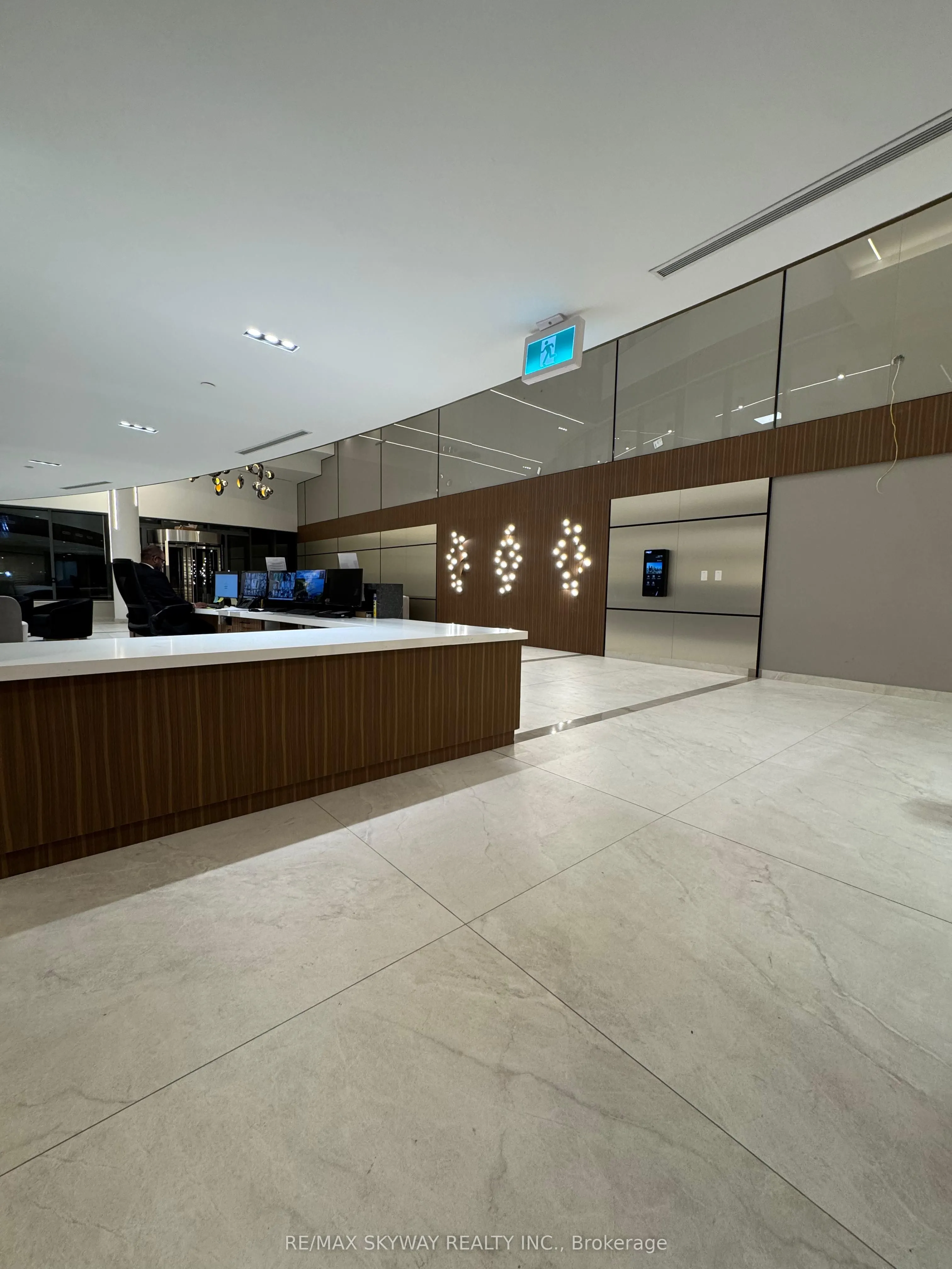 5105 Hurontario Street, #216
