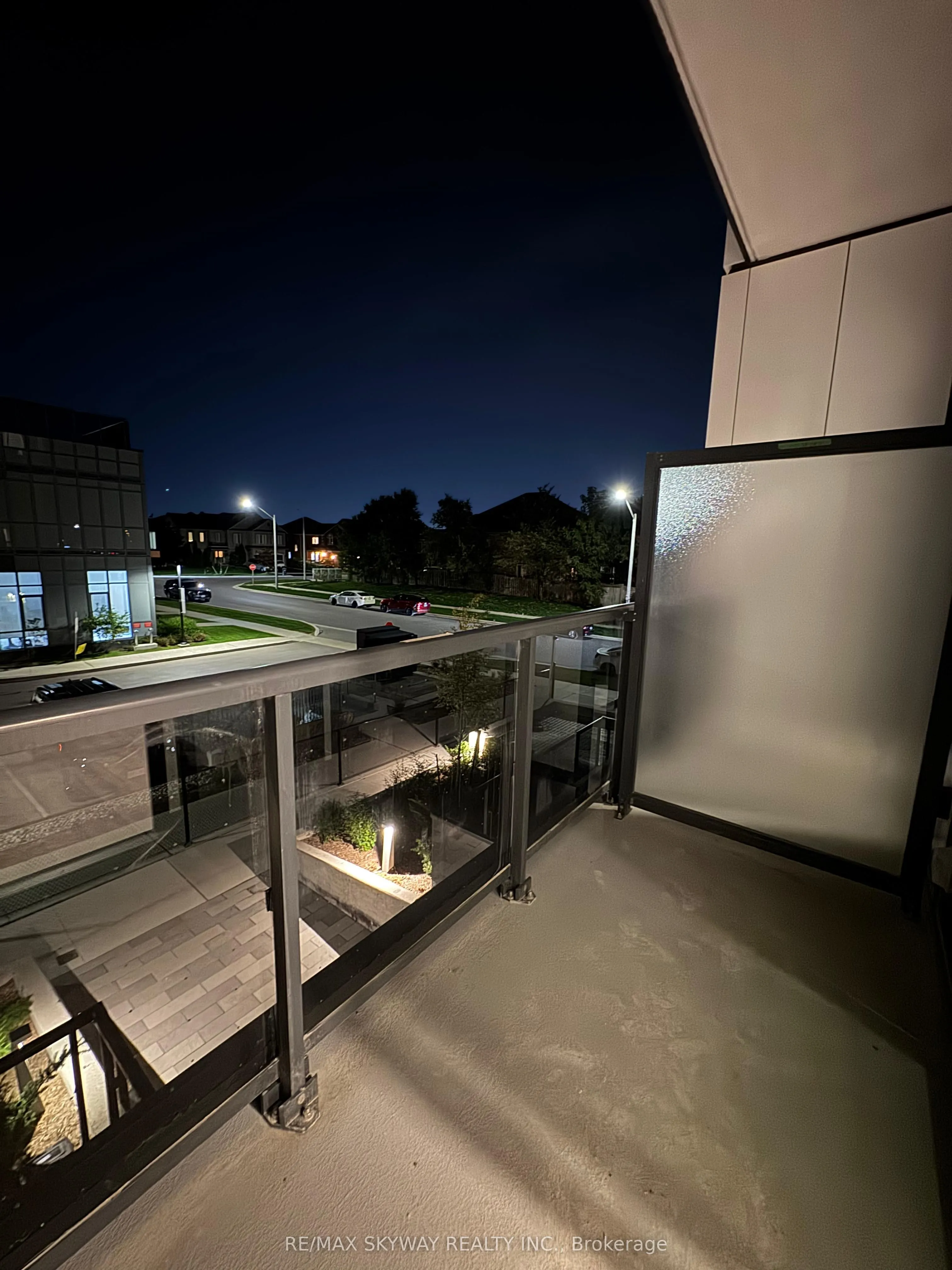 5105 Hurontario Street, #216