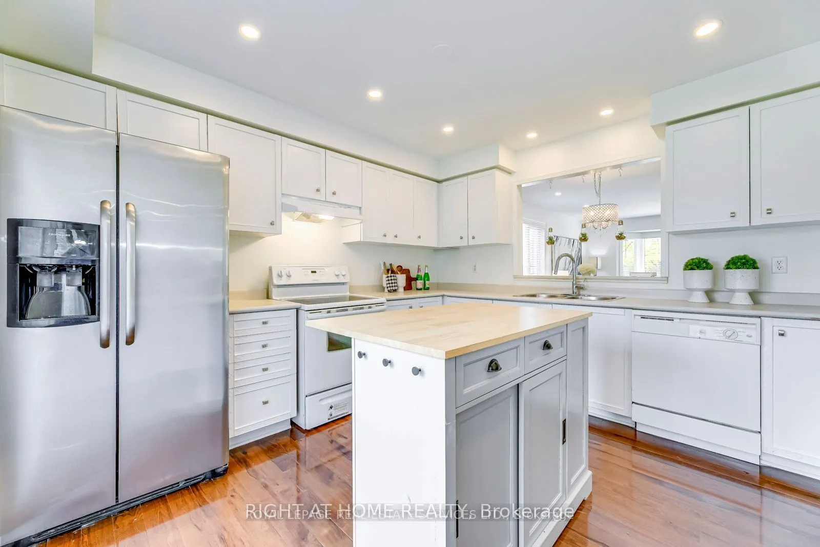 5910 Greensboro Drive, #99