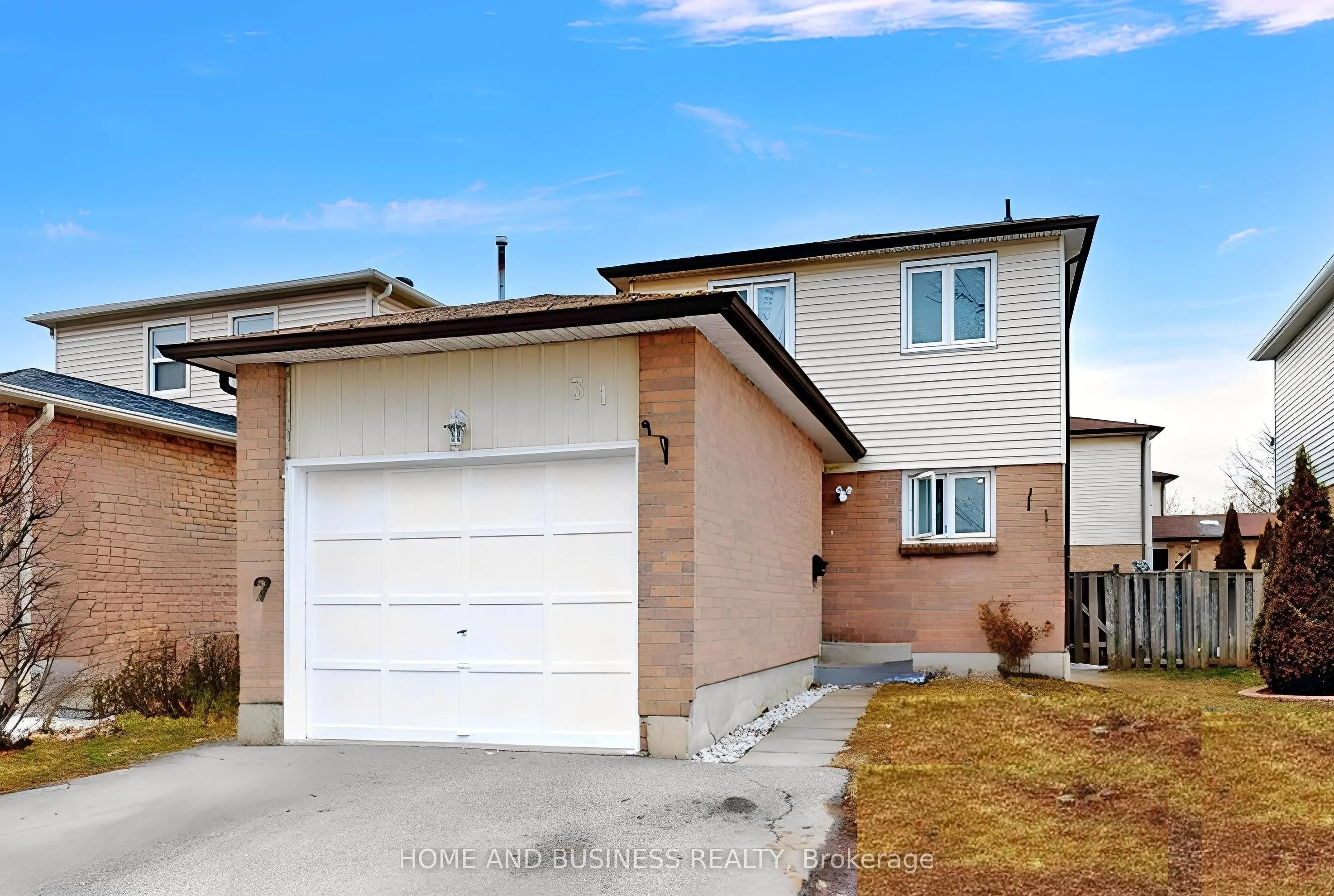 31 Greenleaf Crescent