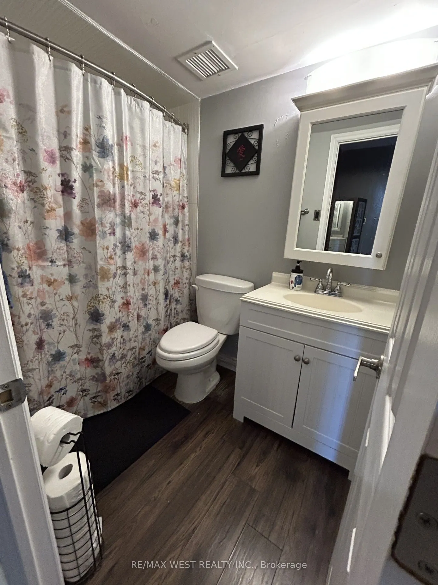 975 Warwick Court, #703