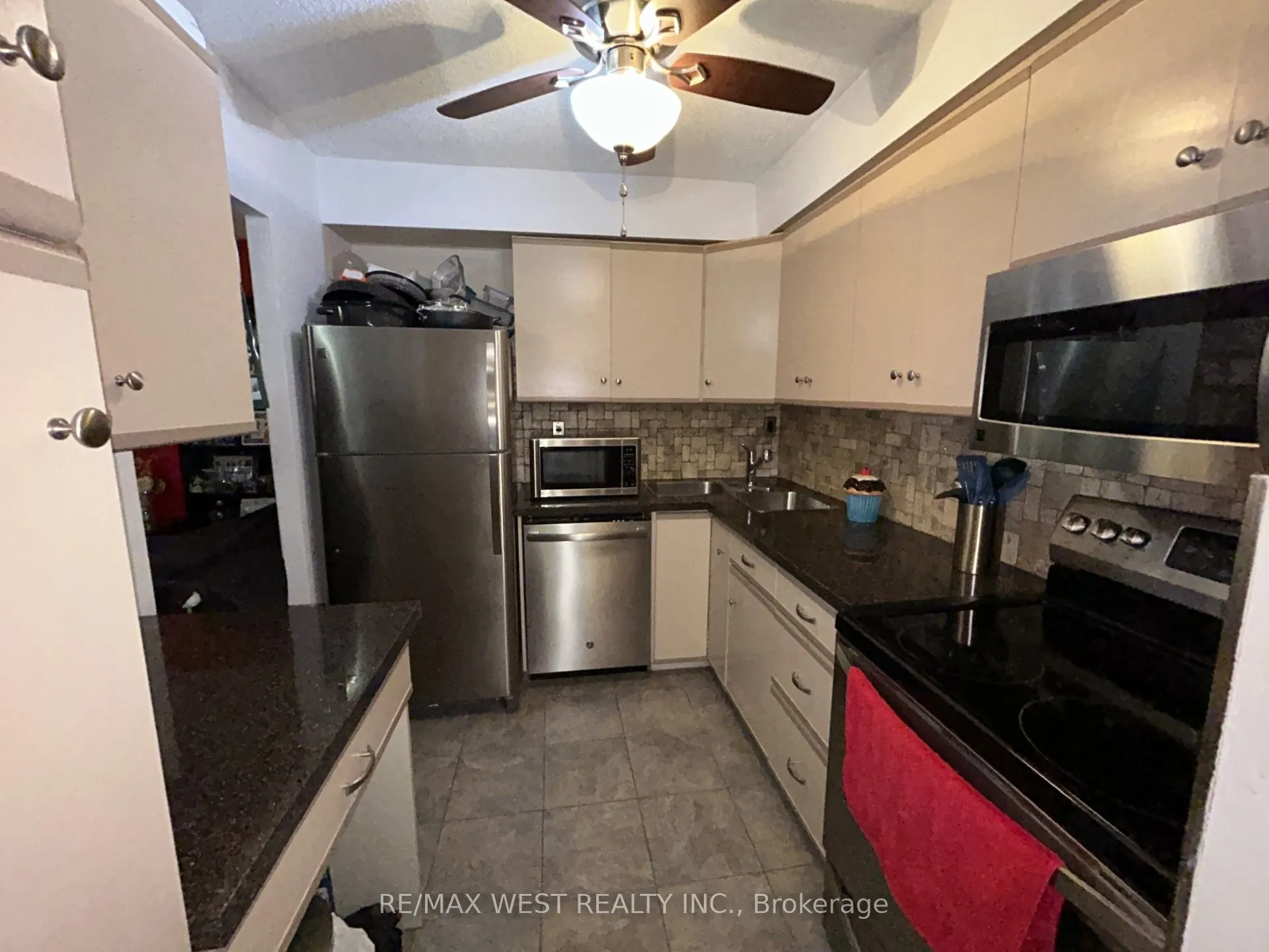 975 Warwick Court, #703