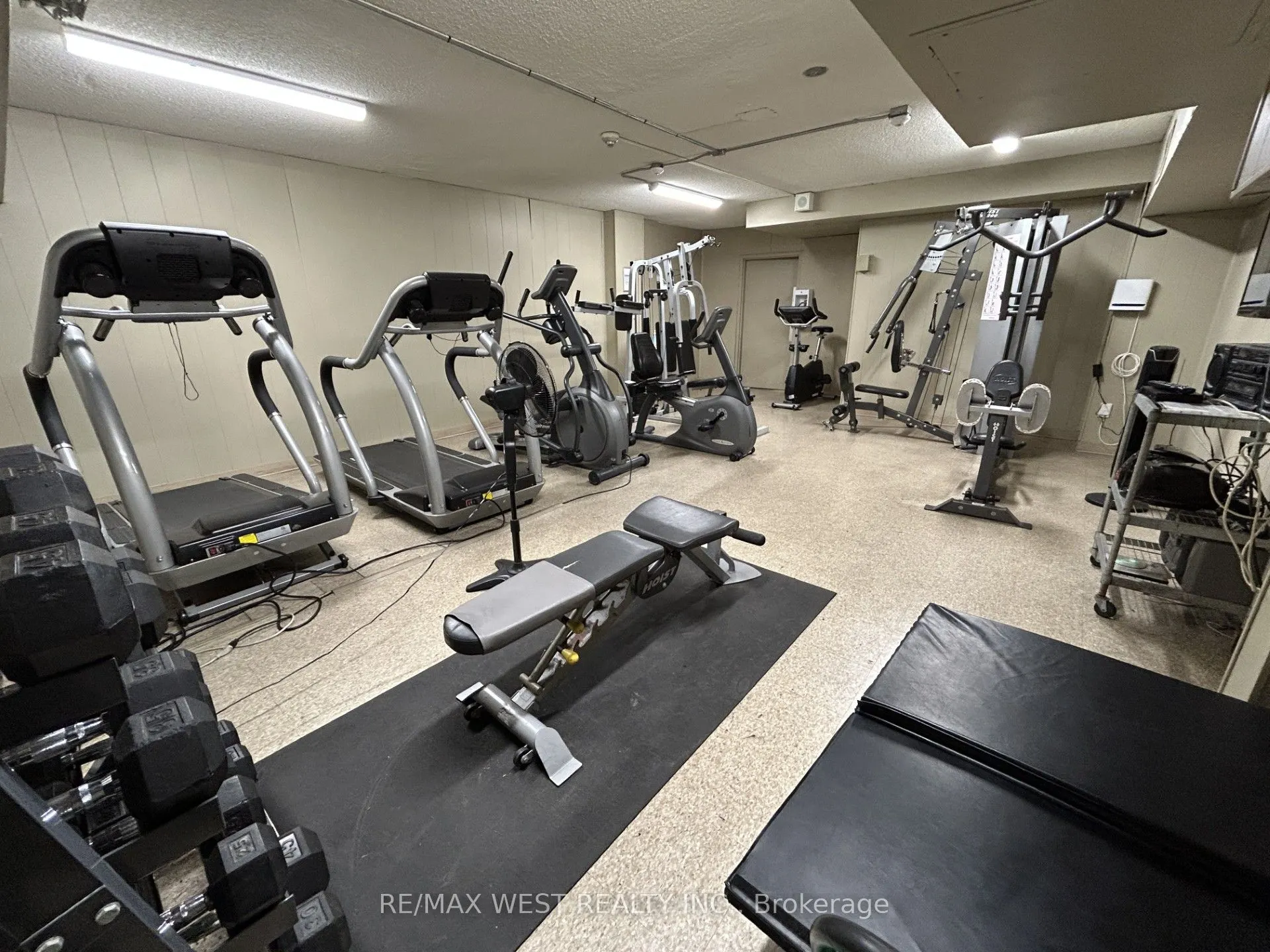 975 Warwick Court, #703