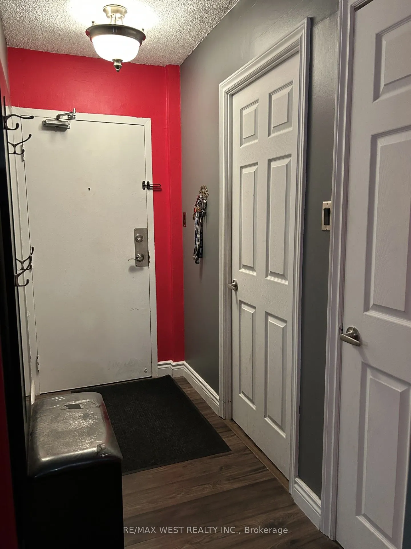 975 Warwick Court, #703