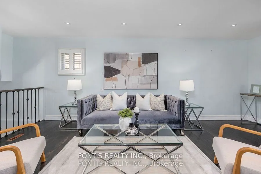 438 ABERFOYLE Court
