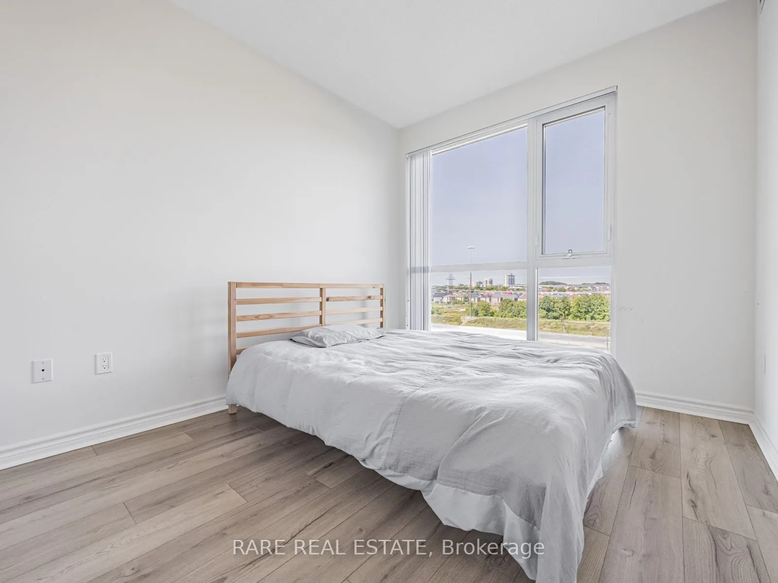 349 Rathburn Road W, #817