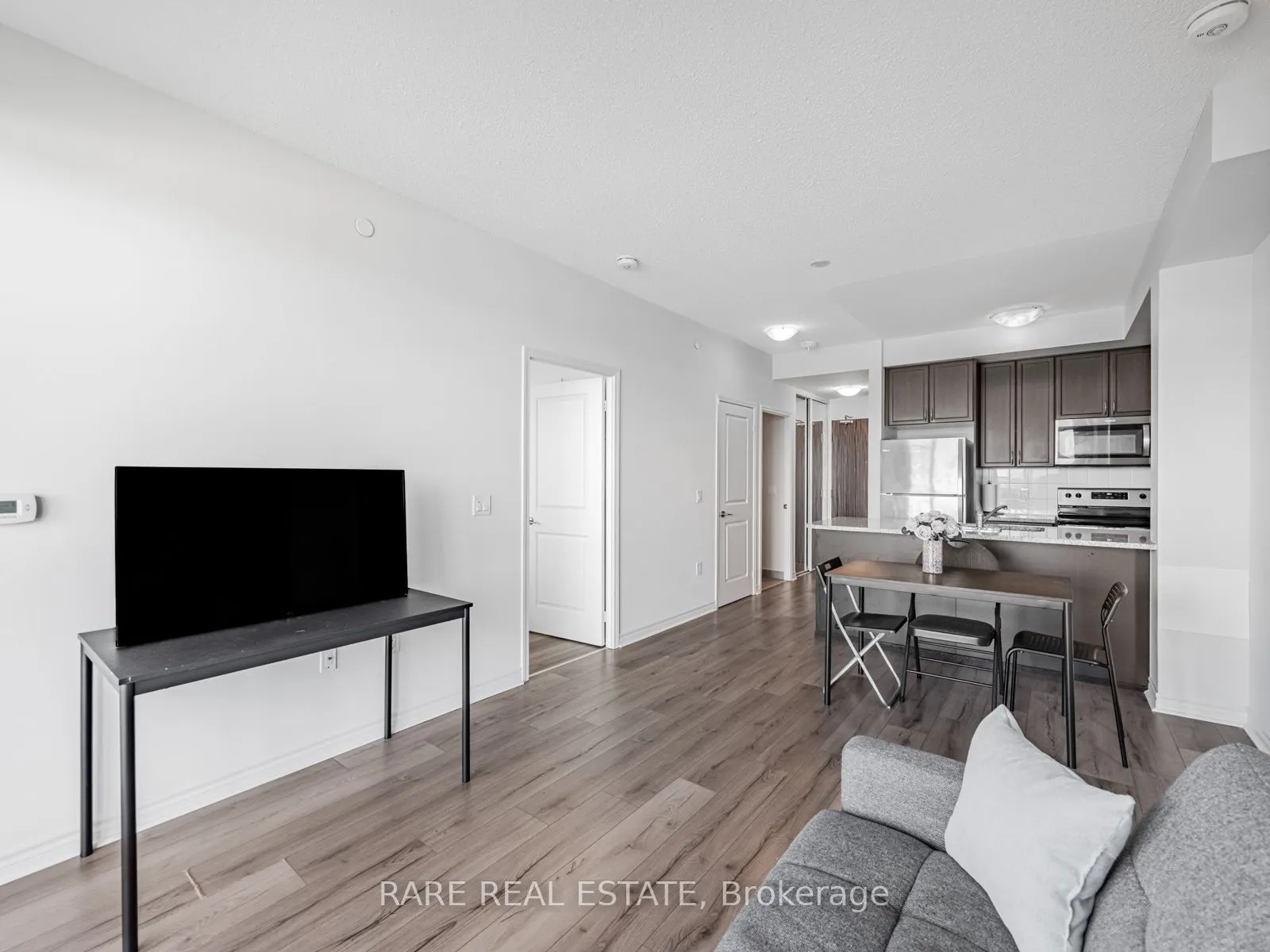 349 Rathburn Road W, #817