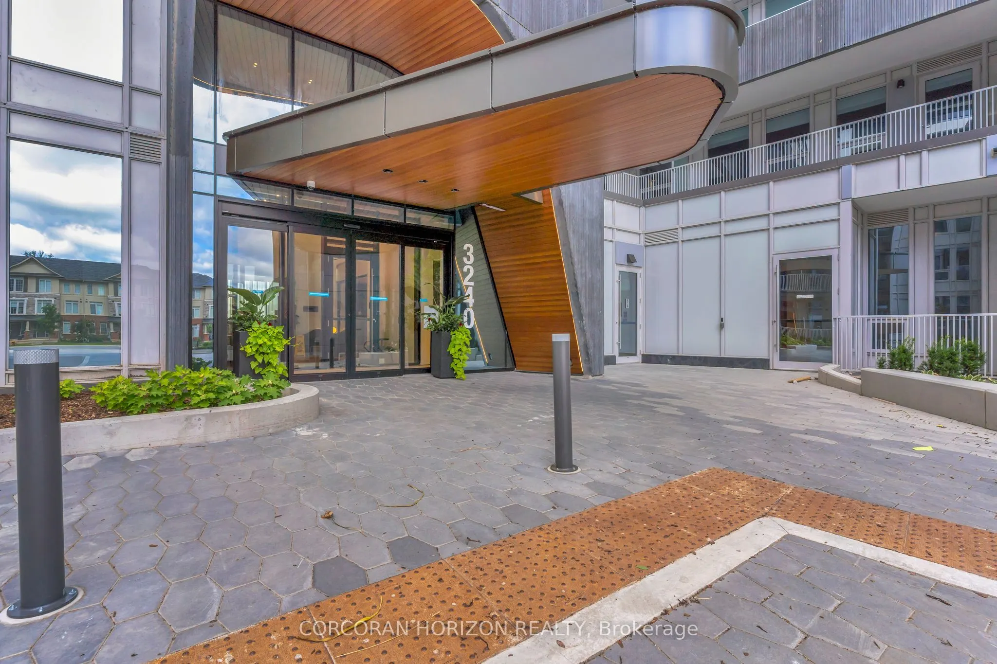 3240 William Coltson Avenue, #805