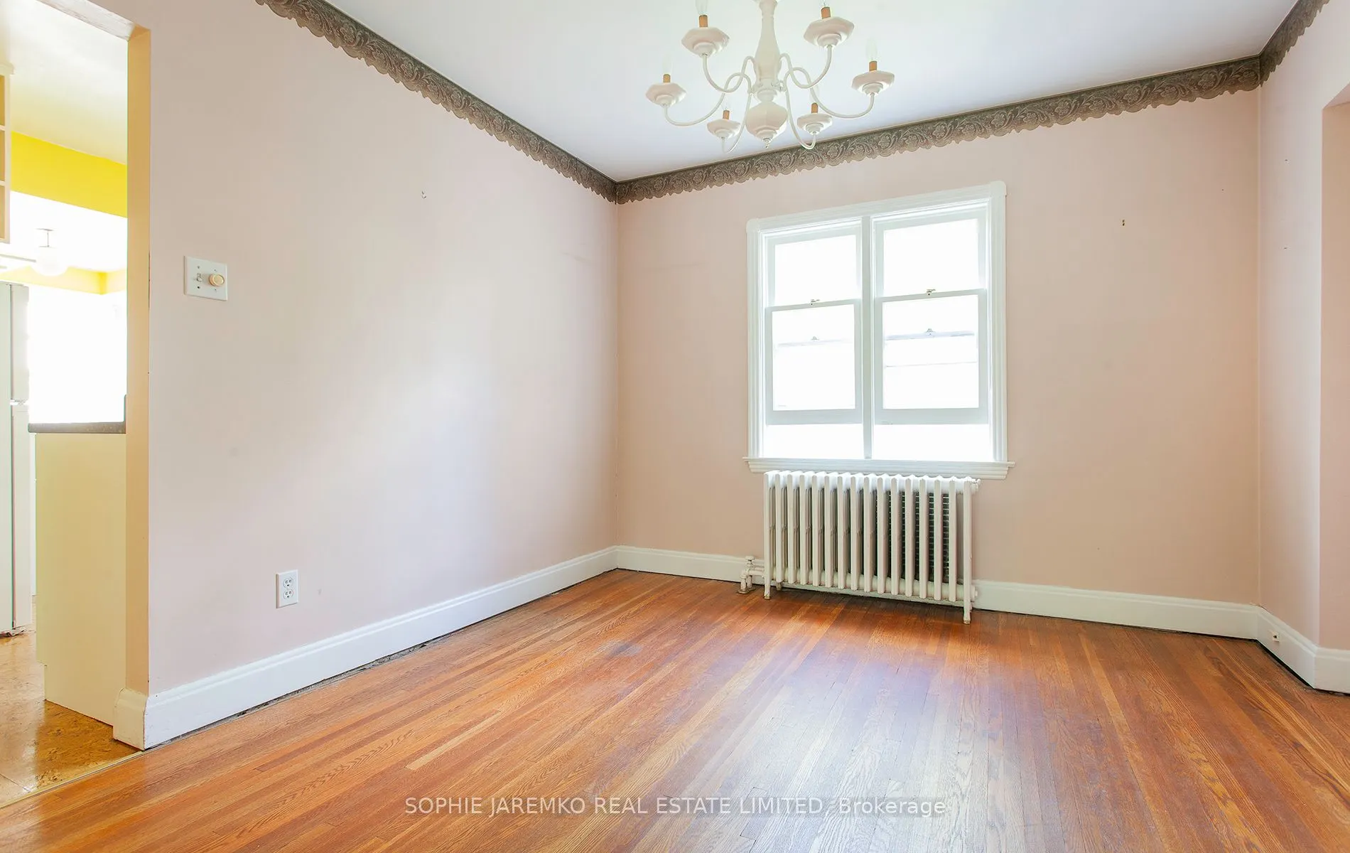 24 Sunnylea Avenue W