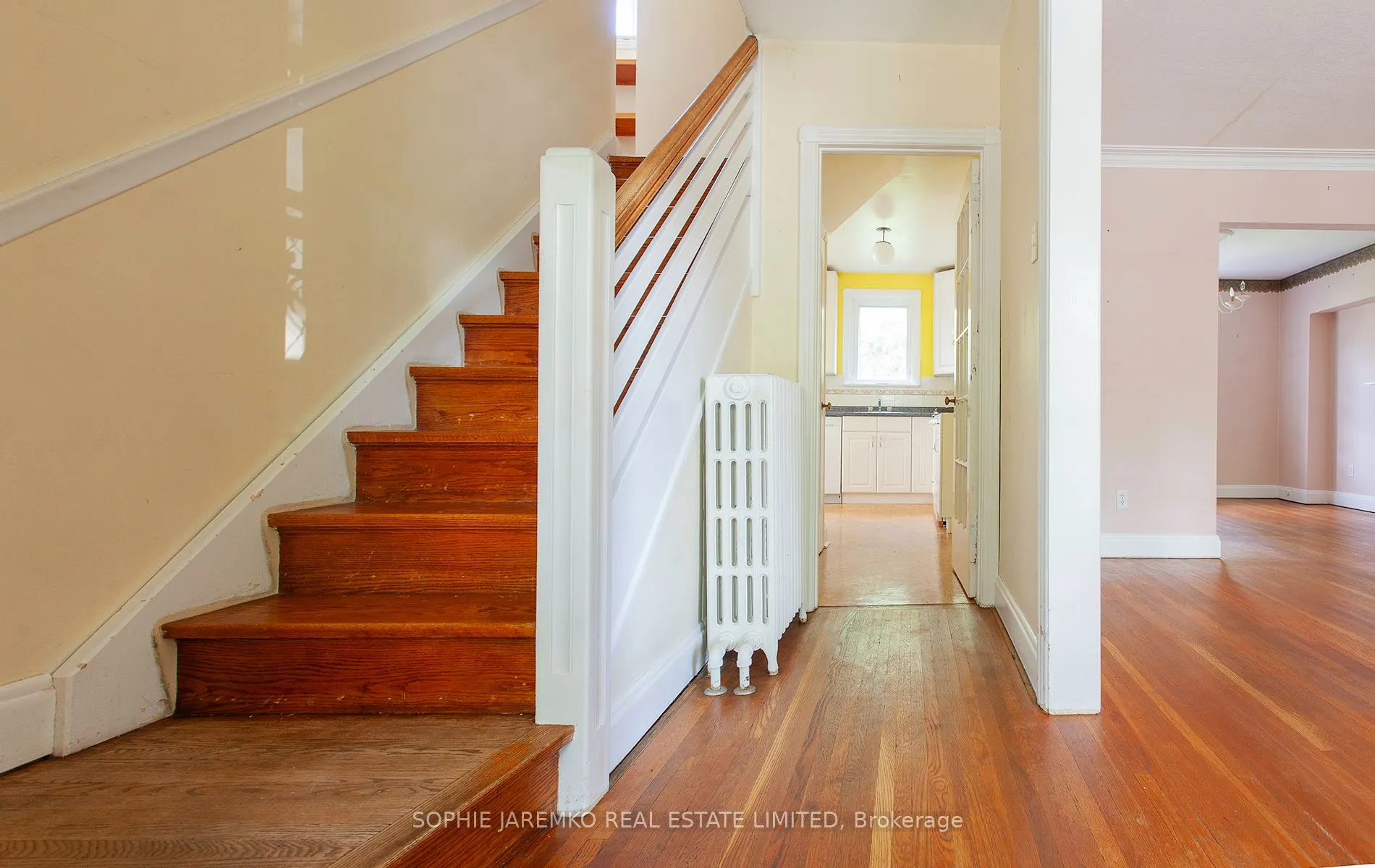 24 Sunnylea Avenue W
