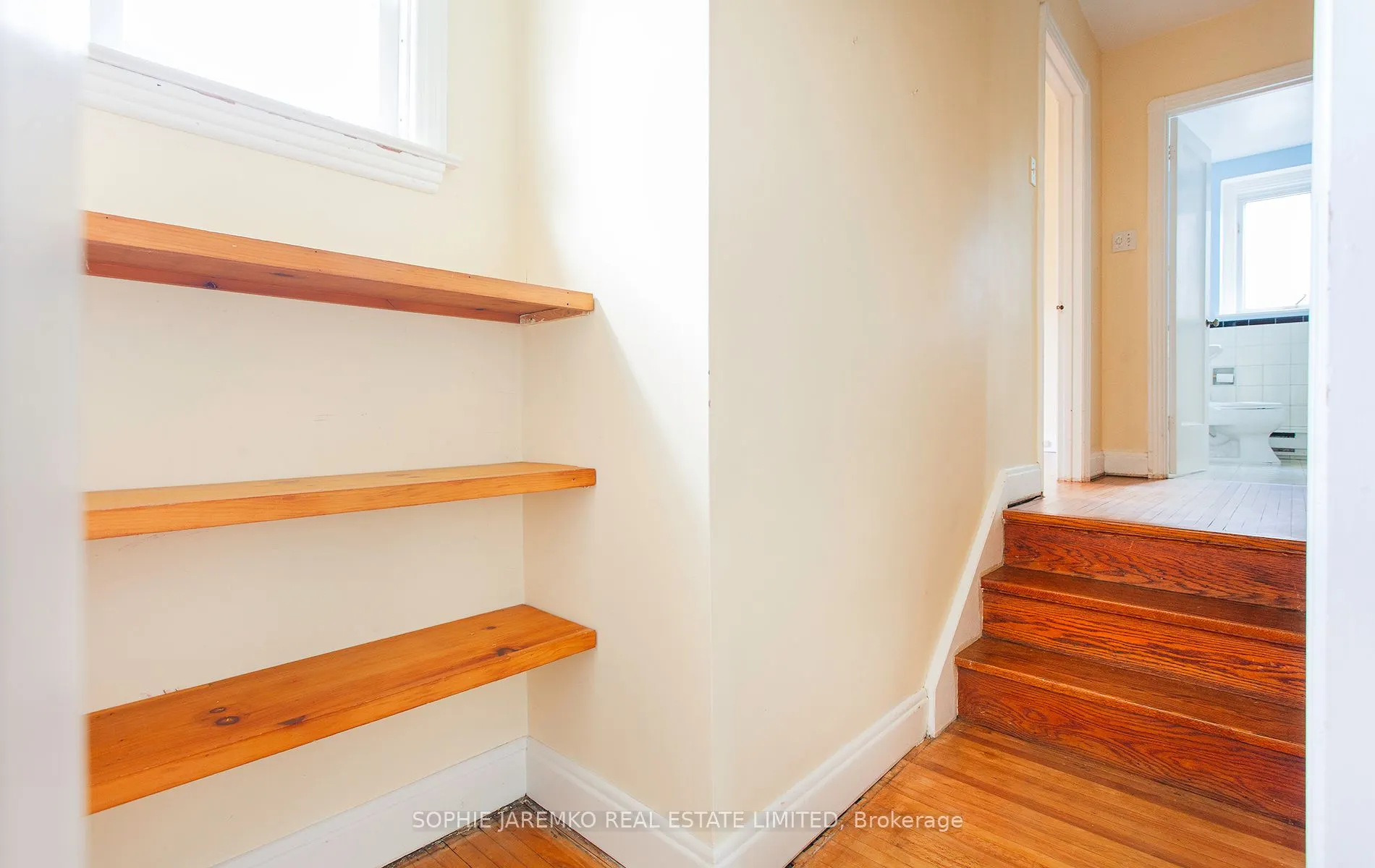 24 Sunnylea Avenue W
