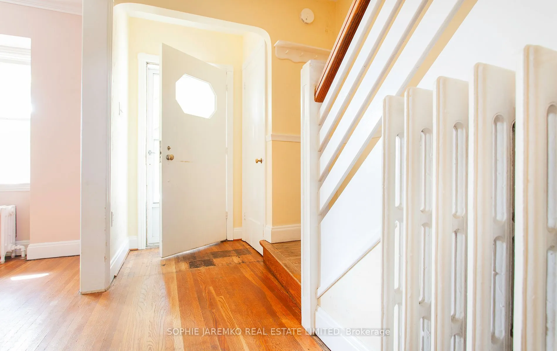 24 Sunnylea Avenue W