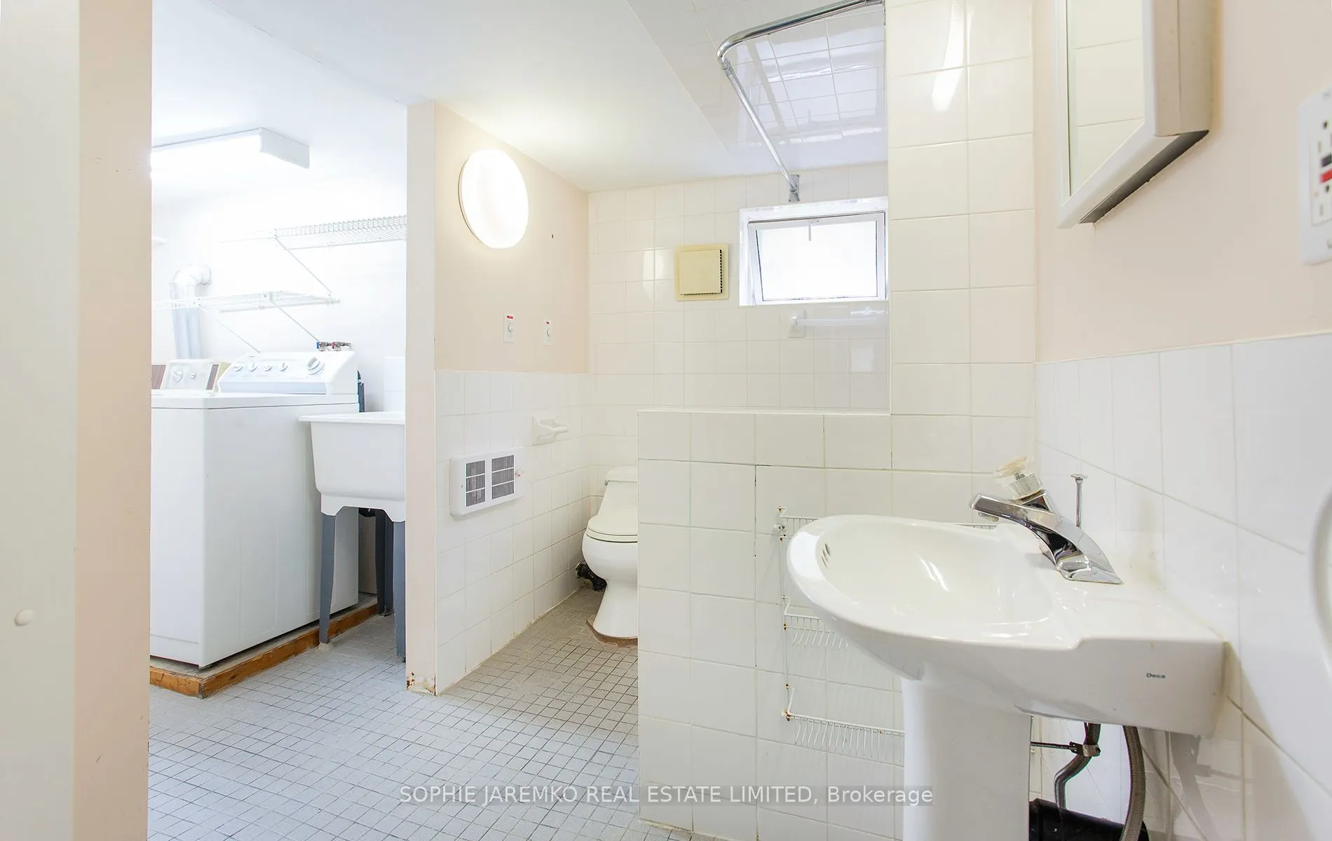24 Sunnylea Avenue W