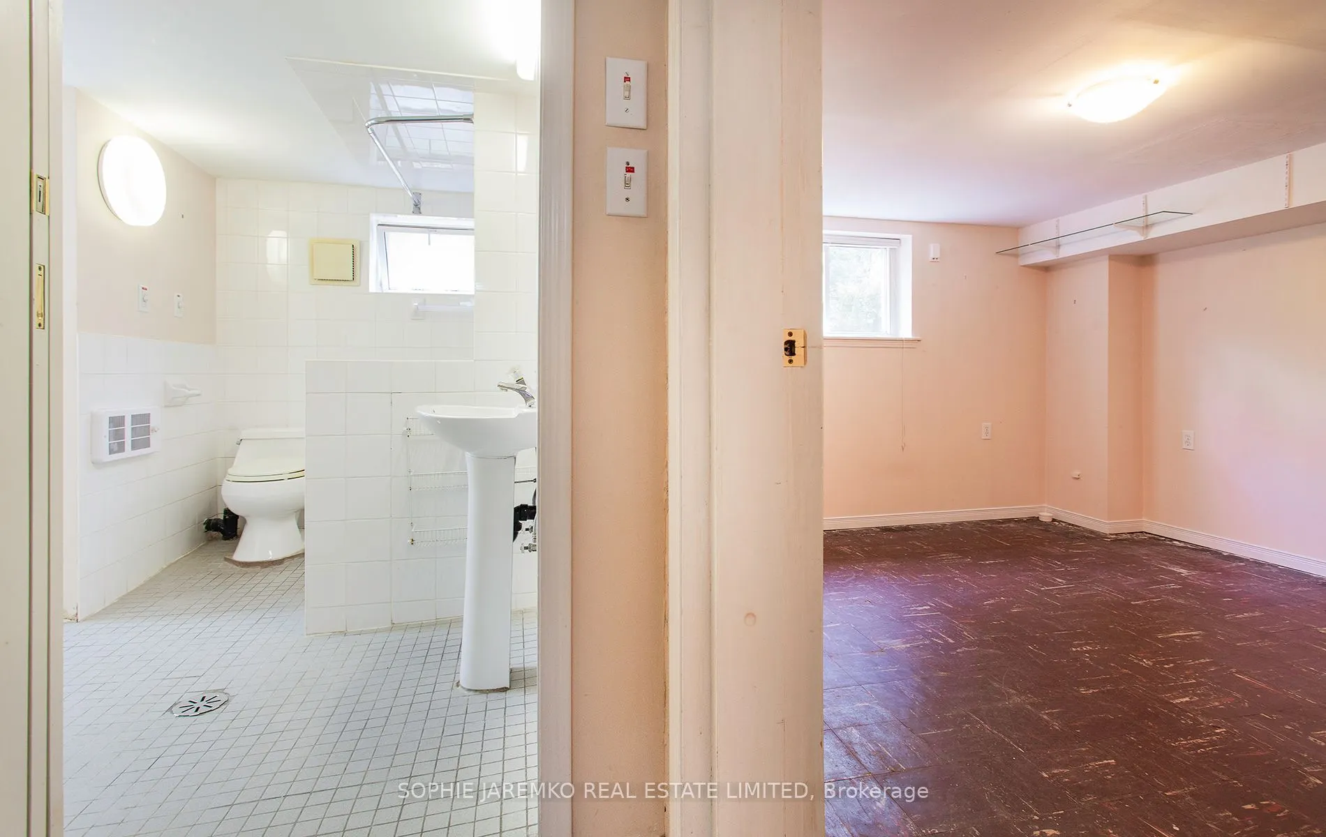 24 Sunnylea Avenue W