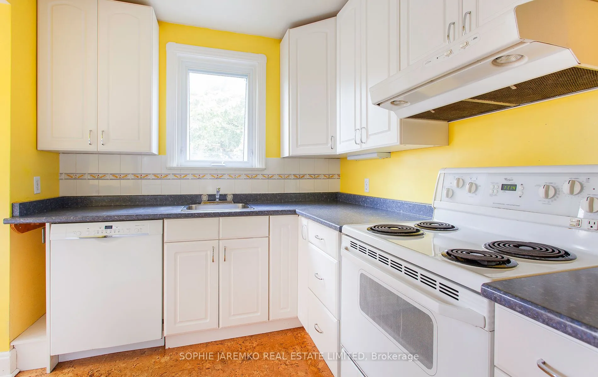 24 Sunnylea Avenue W