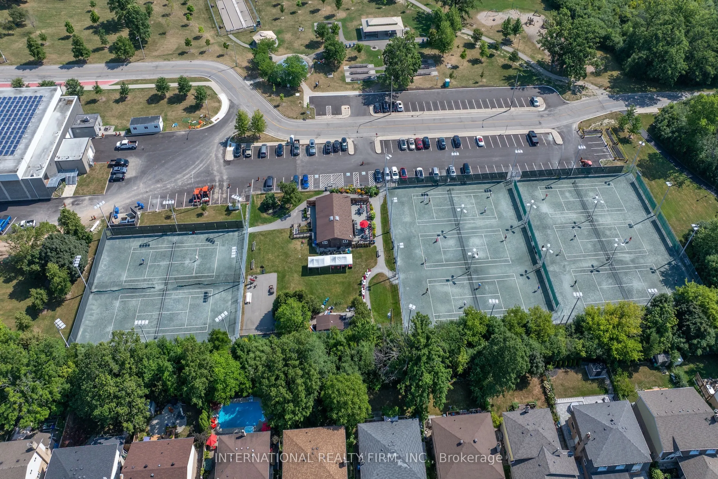 900 Dundas St Street W, #14